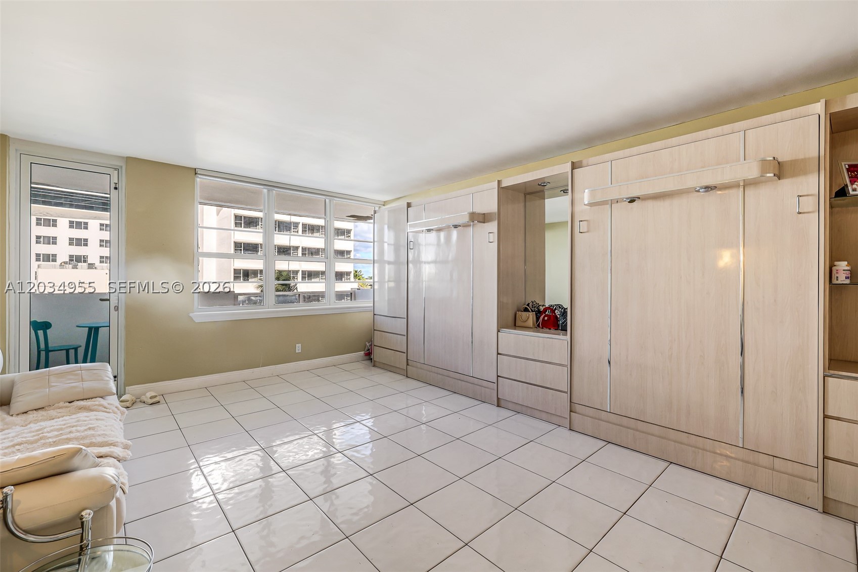 THE DECOPLAGE CONDO - Residential