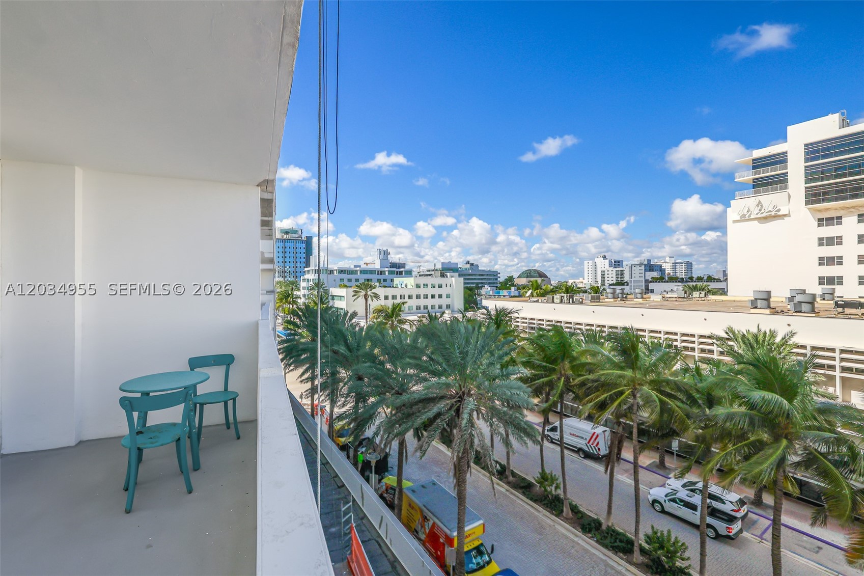 THE DECOPLAGE CONDO - Residential