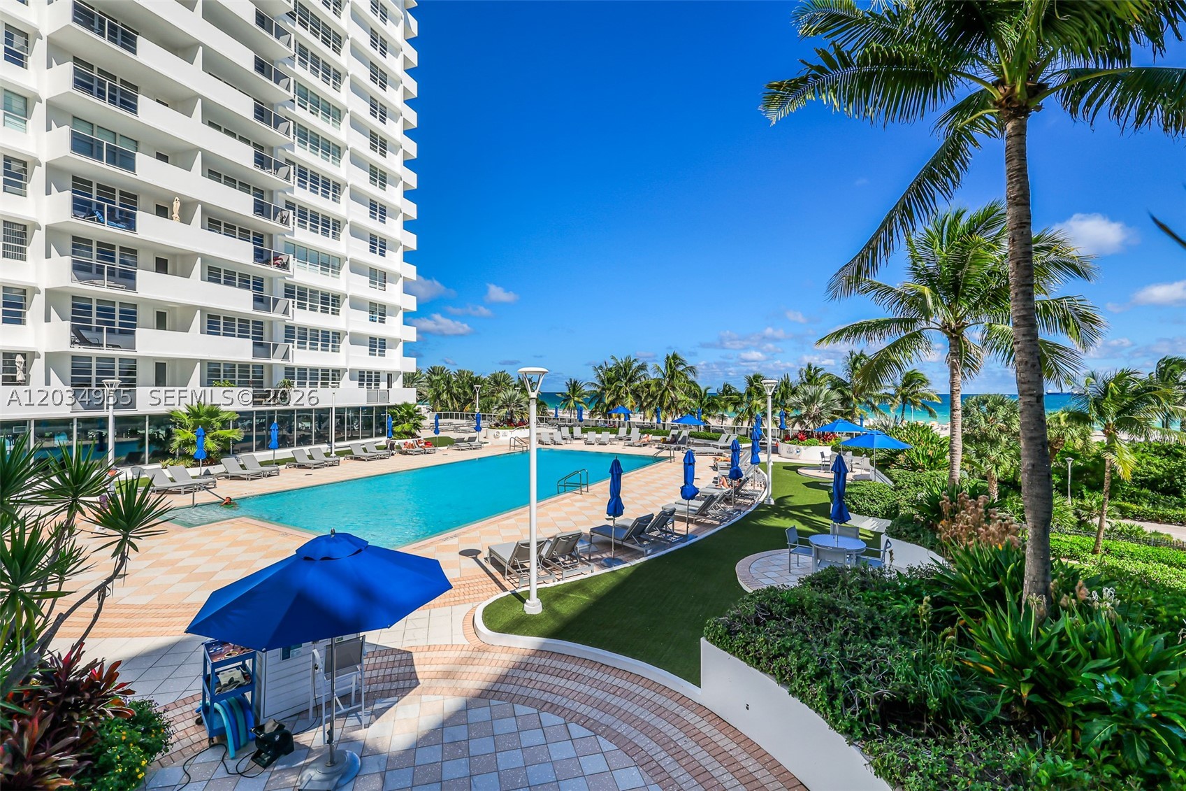 THE DECOPLAGE CONDO - Residential