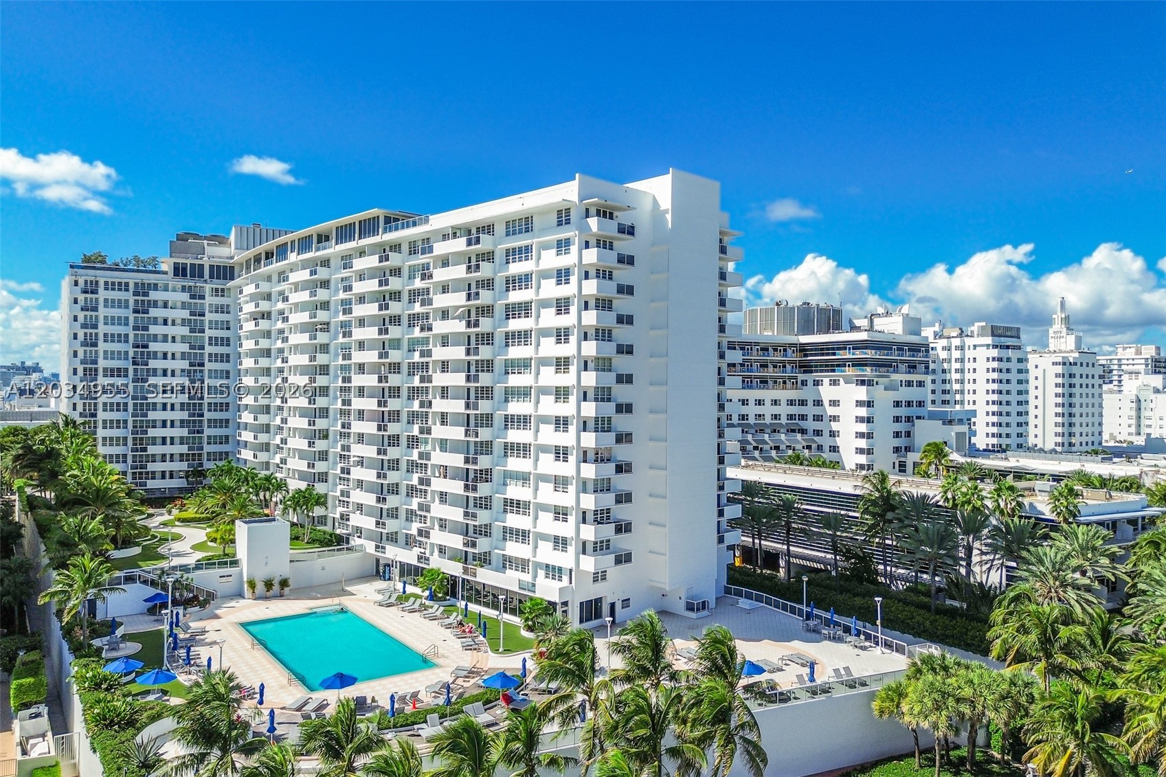 THE DECOPLAGE CONDO - Residential