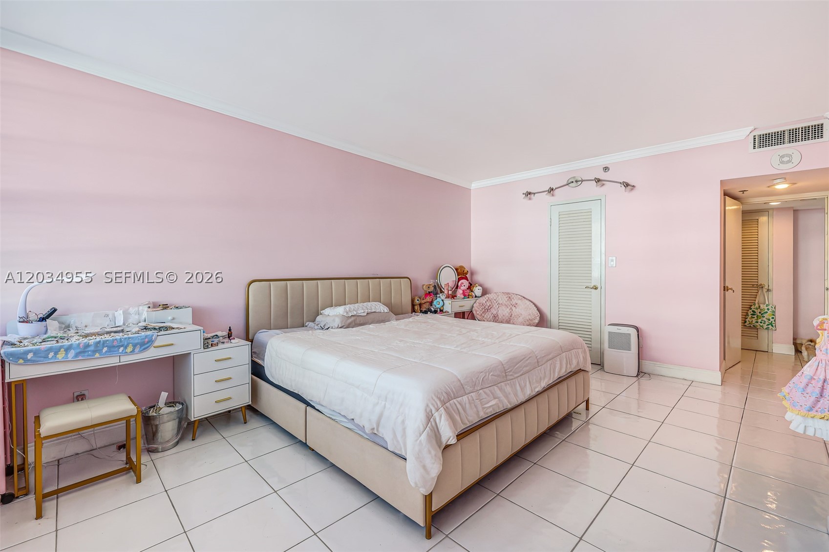 THE DECOPLAGE CONDO - Residential