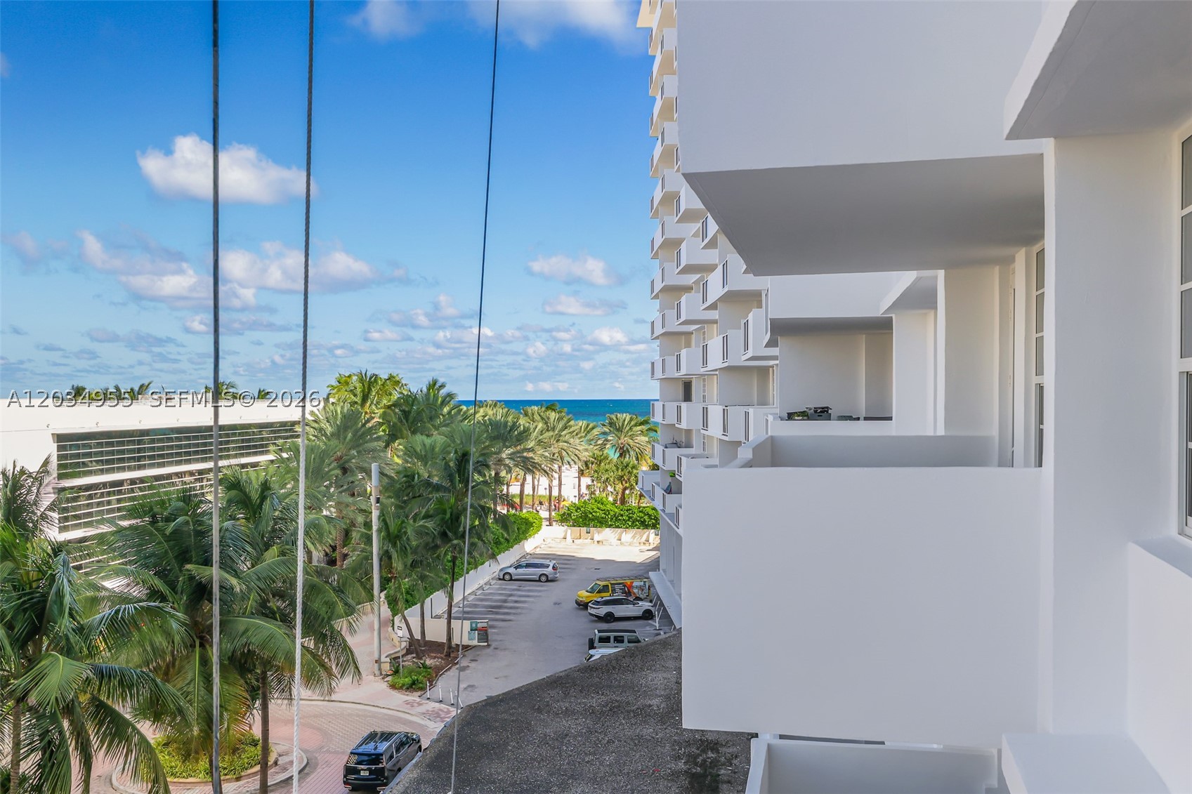 THE DECOPLAGE CONDO - Residential
