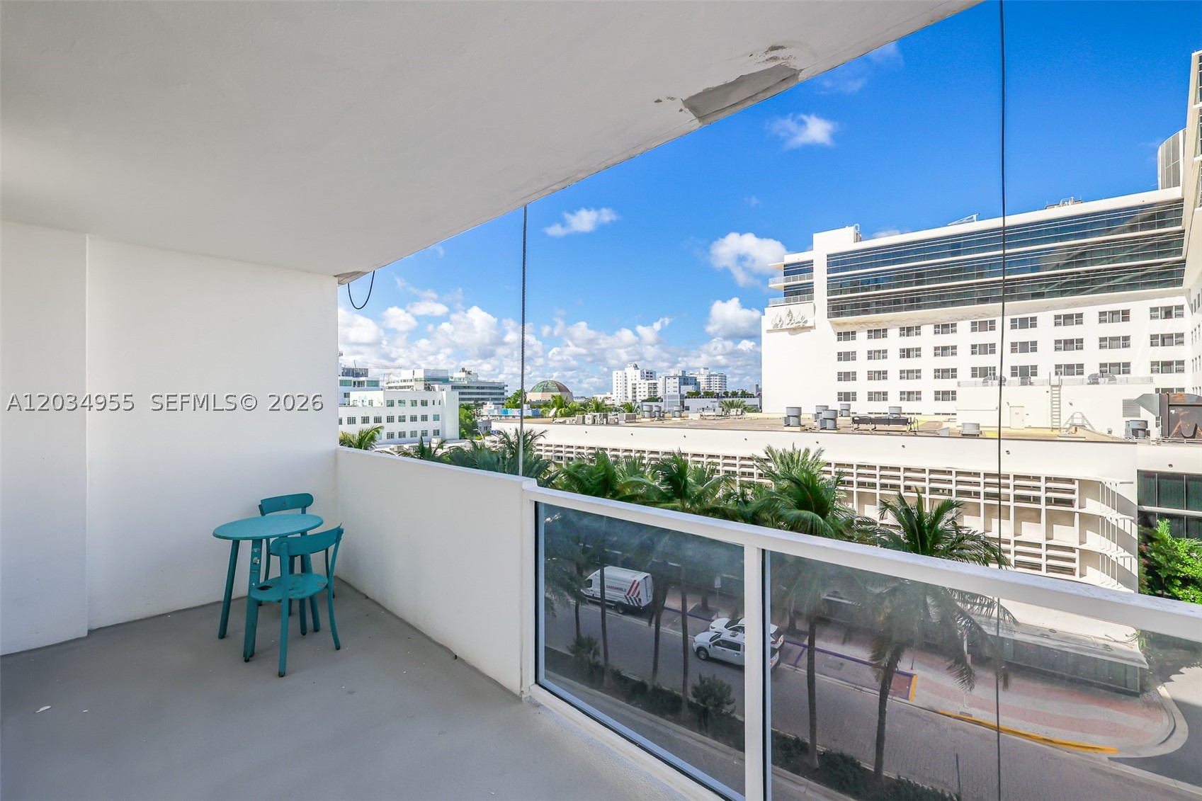 THE DECOPLAGE CONDO - Residential