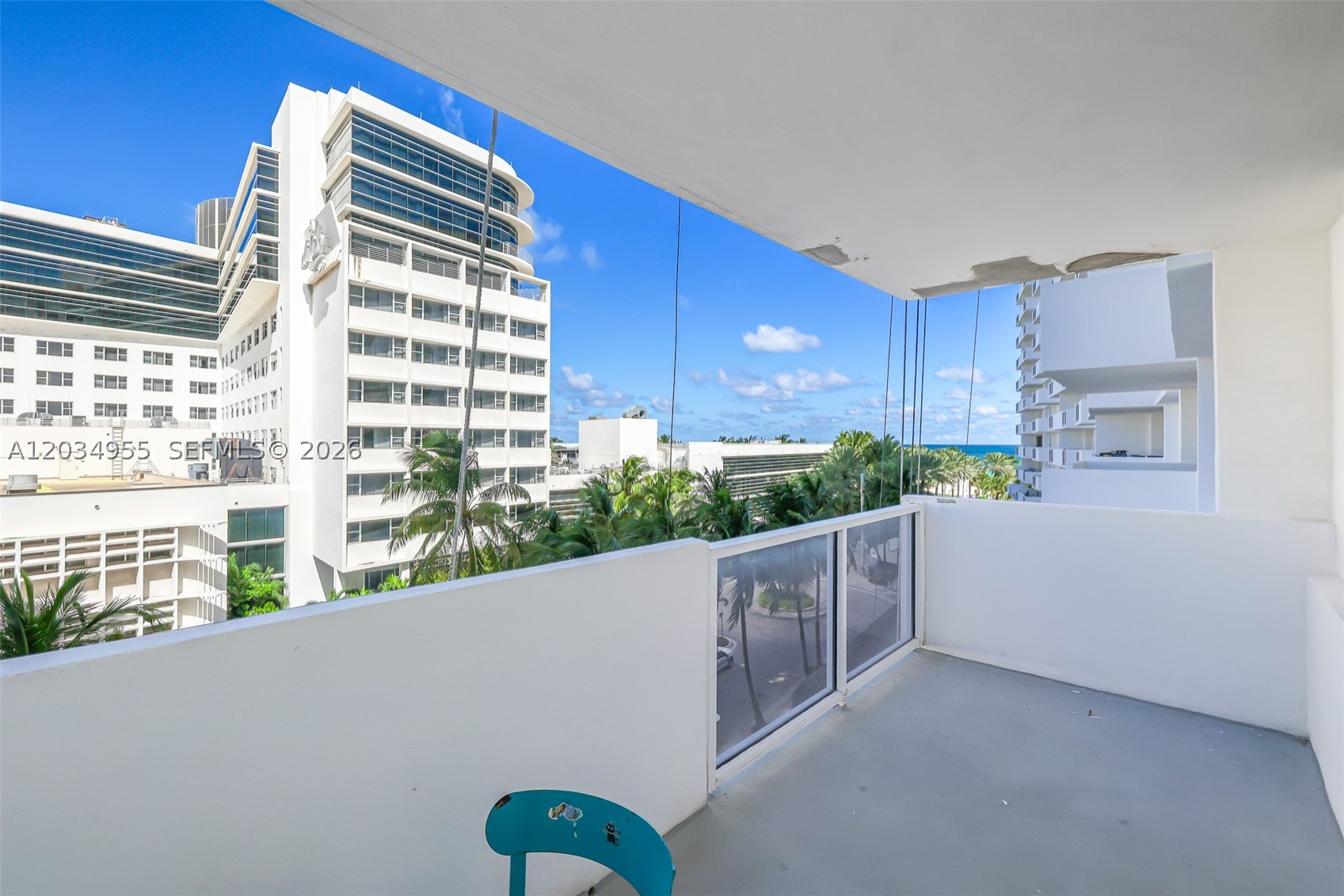 THE DECOPLAGE CONDO - Residential