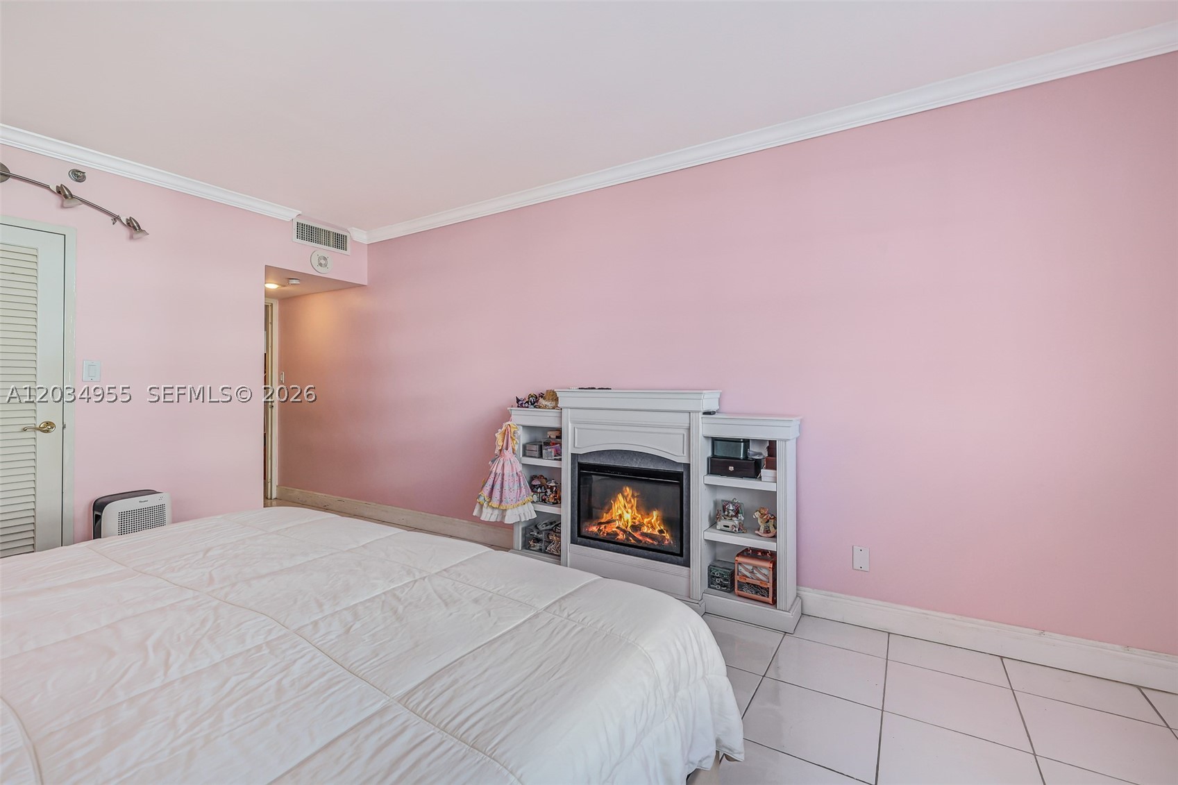 THE DECOPLAGE CONDO - Residential
