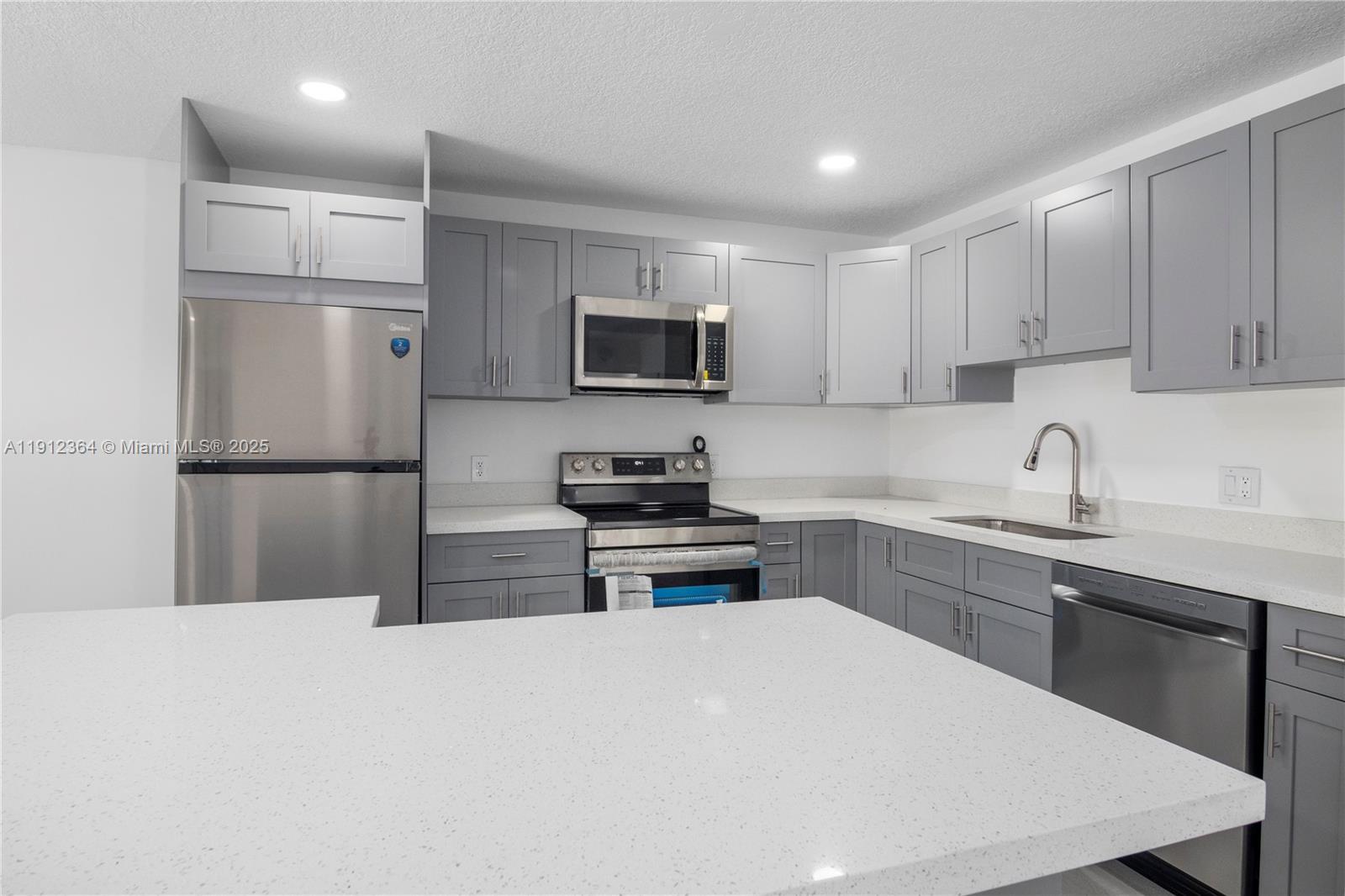 CORAL RIDGE ISLES - Residential Income