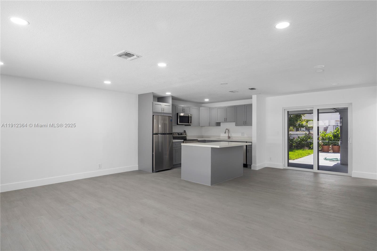 CORAL RIDGE ISLES - Residential Income