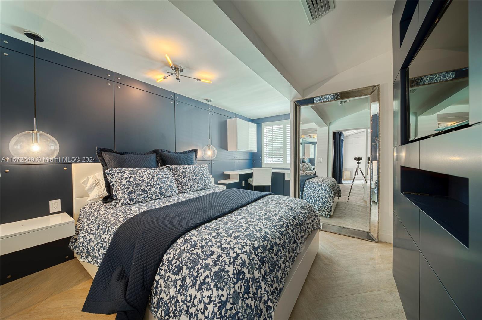 FLAMINGO TERRACE EXTENSIO - Residential