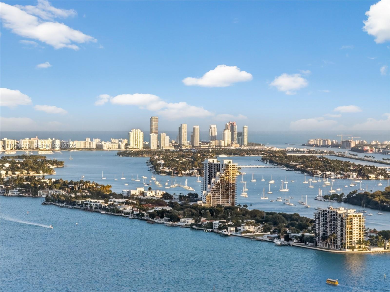 PARAMOUNT BAY CONDO - Residential