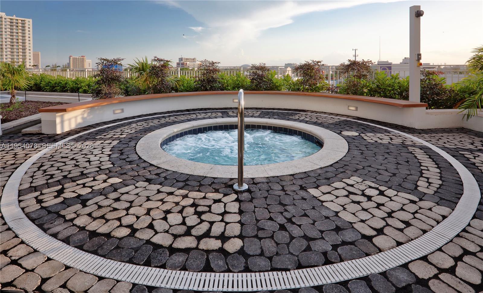 PARAMOUNT BAY CONDO - Residential