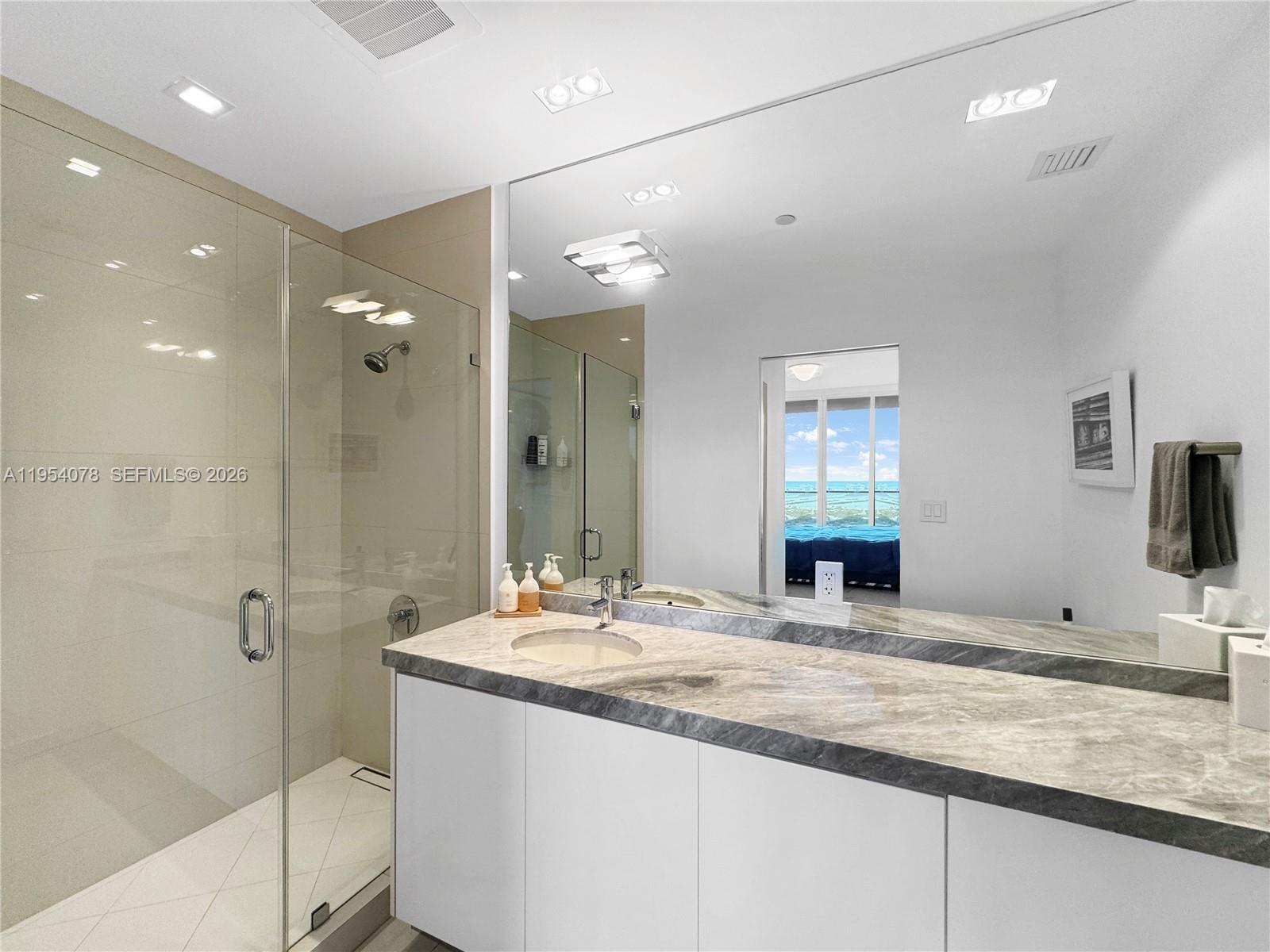 PARAMOUNT BAY CONDO - Residential