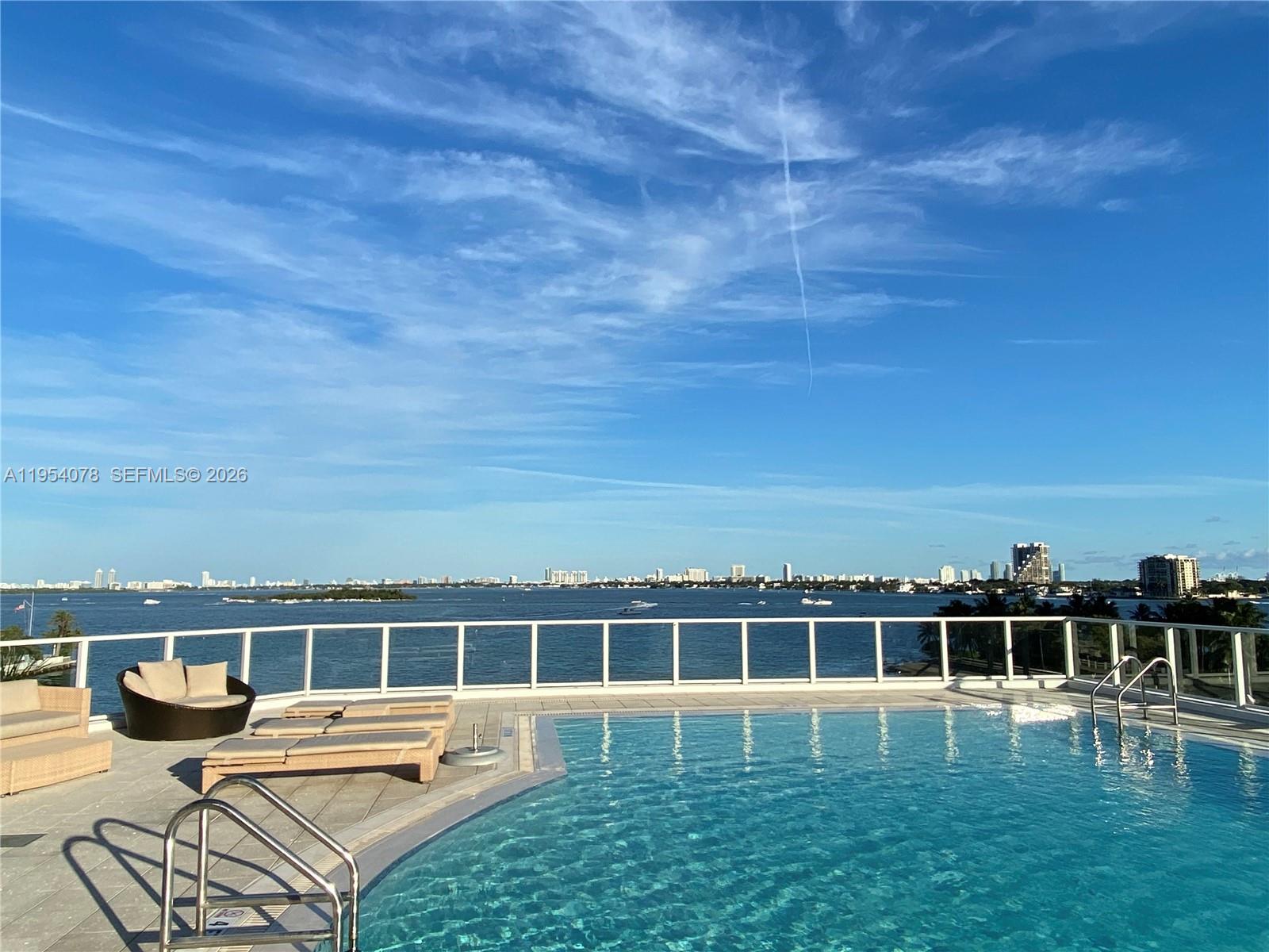 PARAMOUNT BAY CONDO - Residential