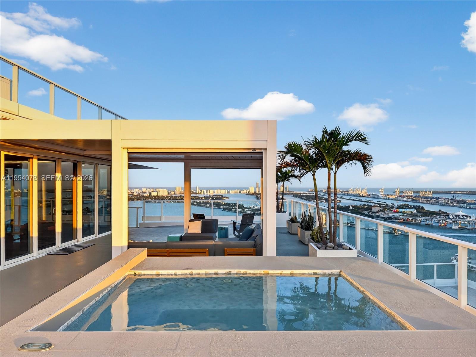PARAMOUNT BAY CONDO - Residential