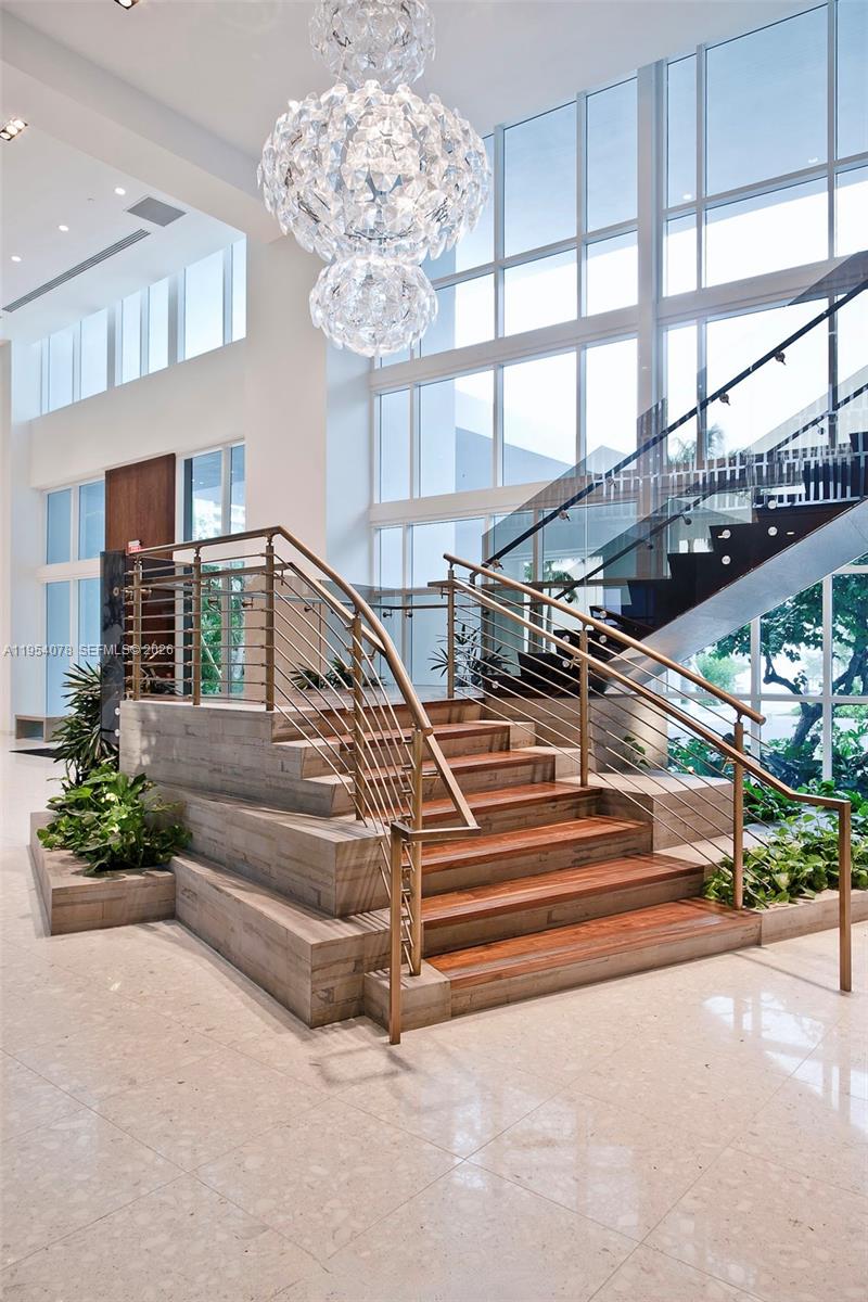 PARAMOUNT BAY CONDO - Residential