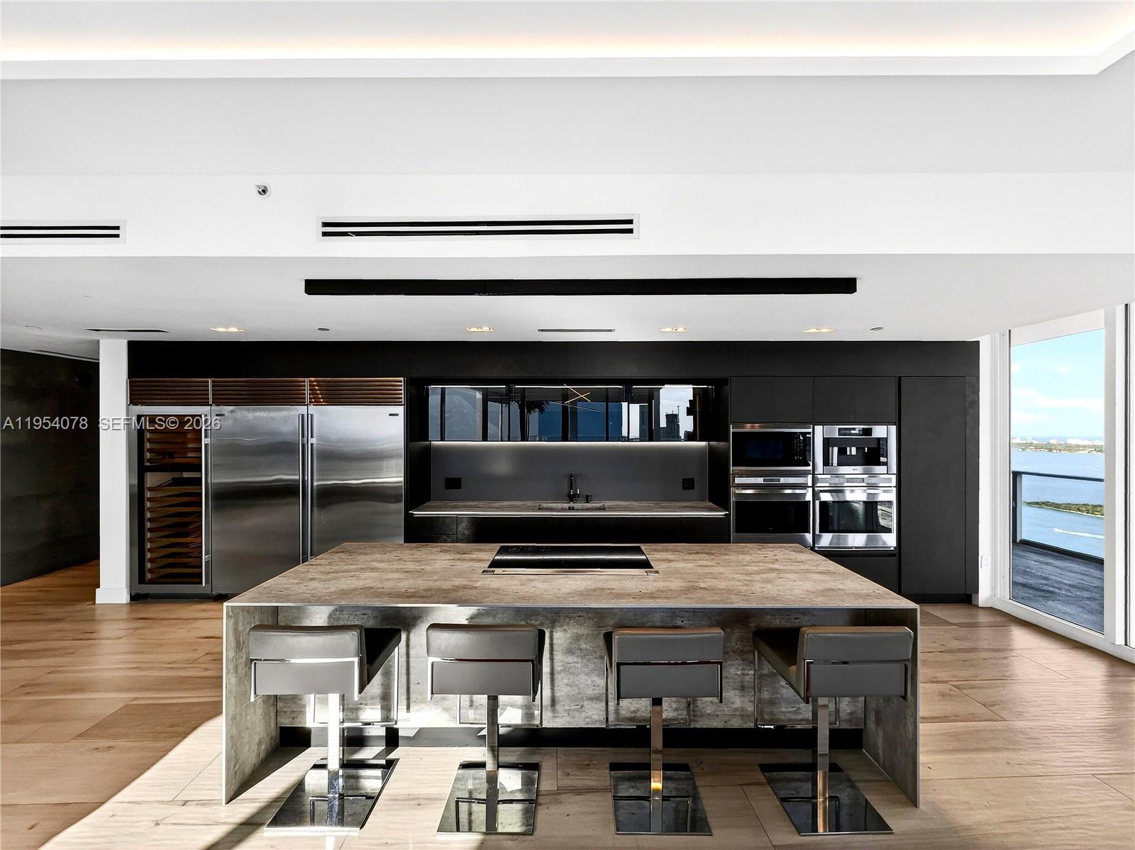 PARAMOUNT BAY CONDO - Residential