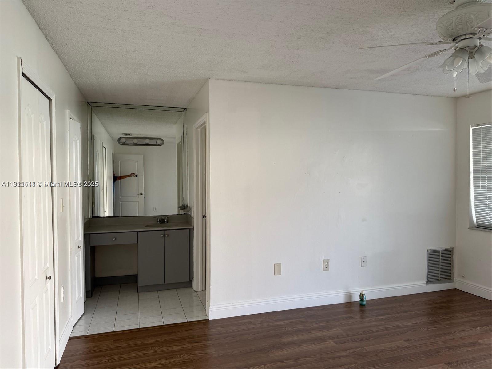VENEZIA HOMES ESTATES - Residential Lease