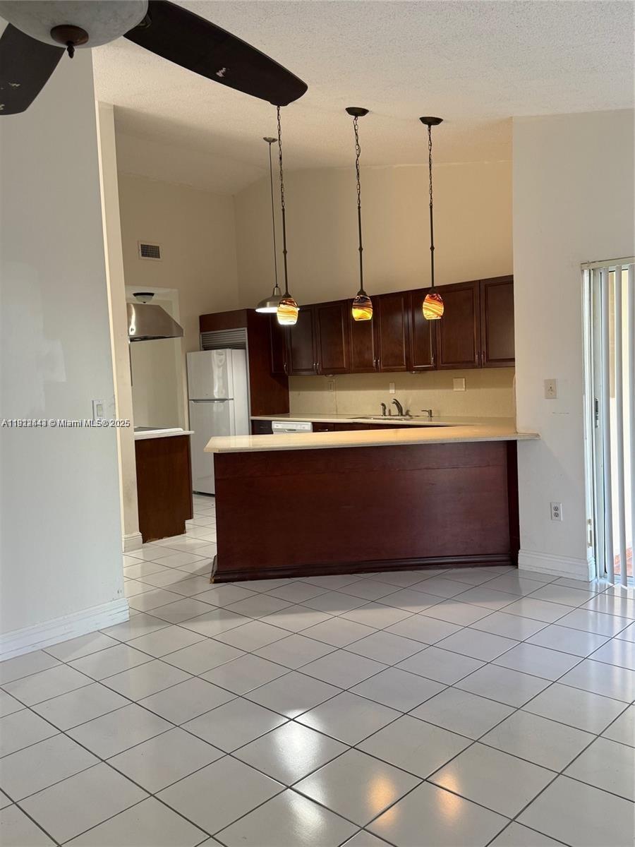 VENEZIA HOMES ESTATES - Residential Lease