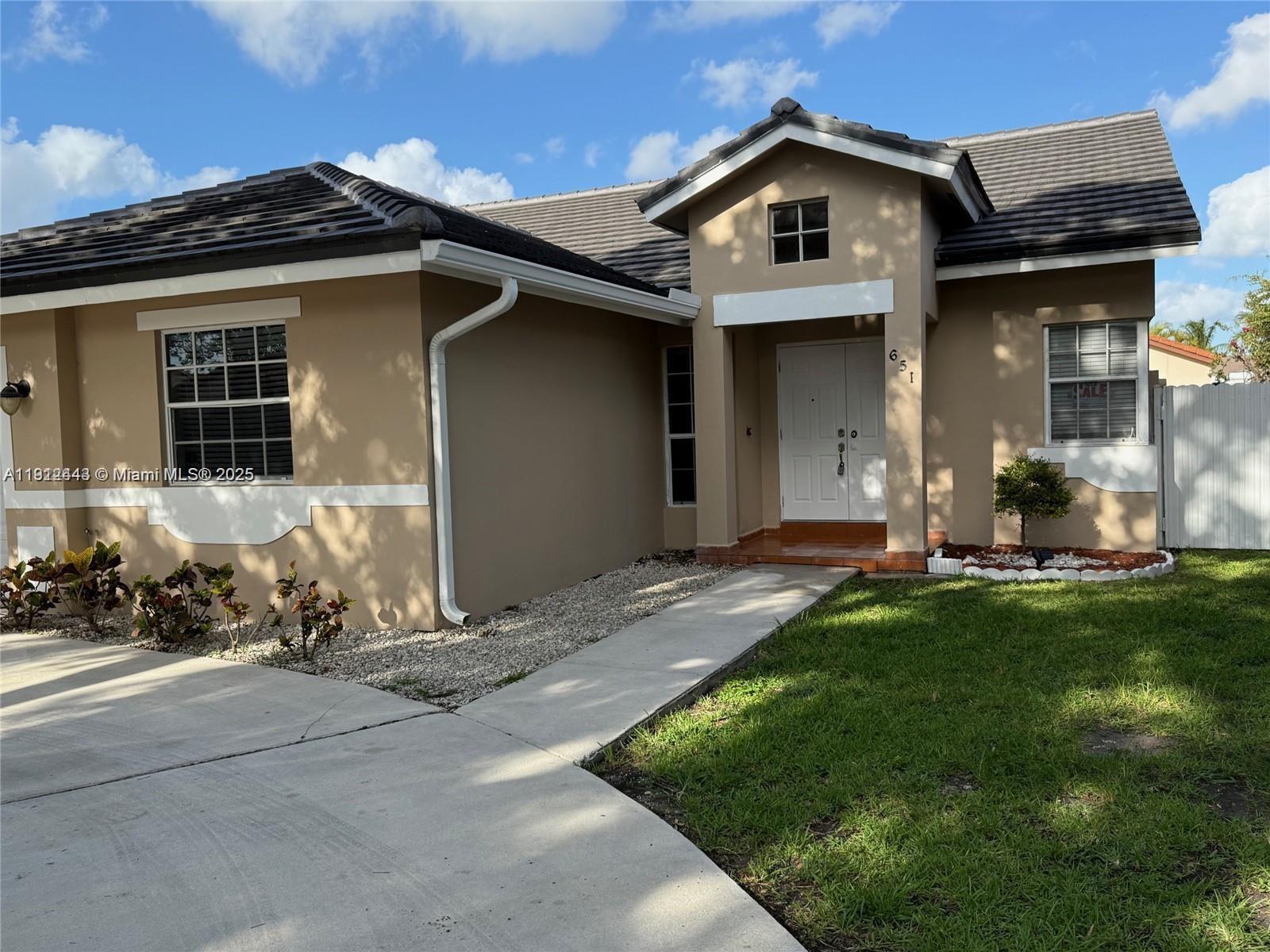 VENEZIA HOMES ESTATES - Residential Lease