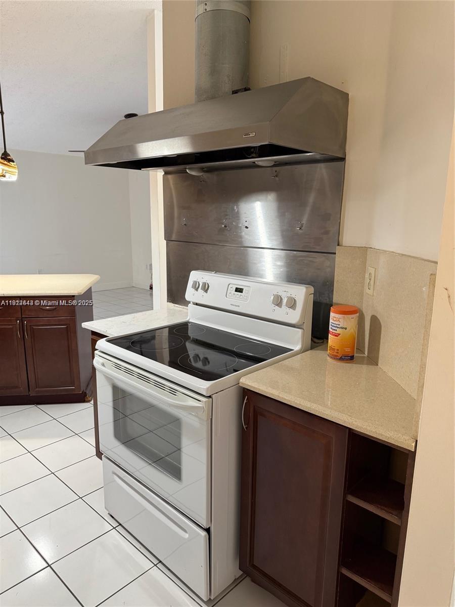 VENEZIA HOMES ESTATES - Residential Lease
