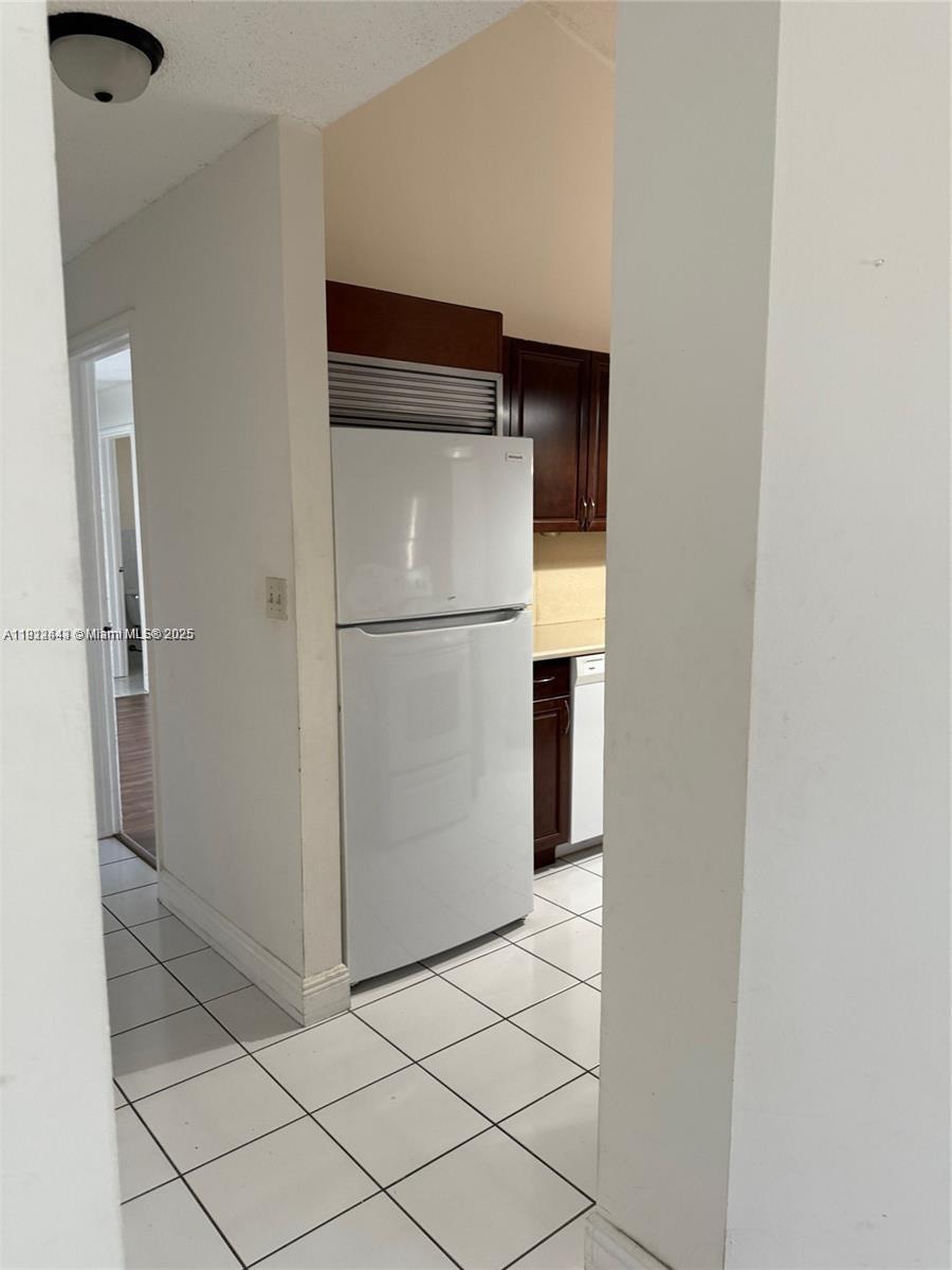 VENEZIA HOMES ESTATES - Residential Lease