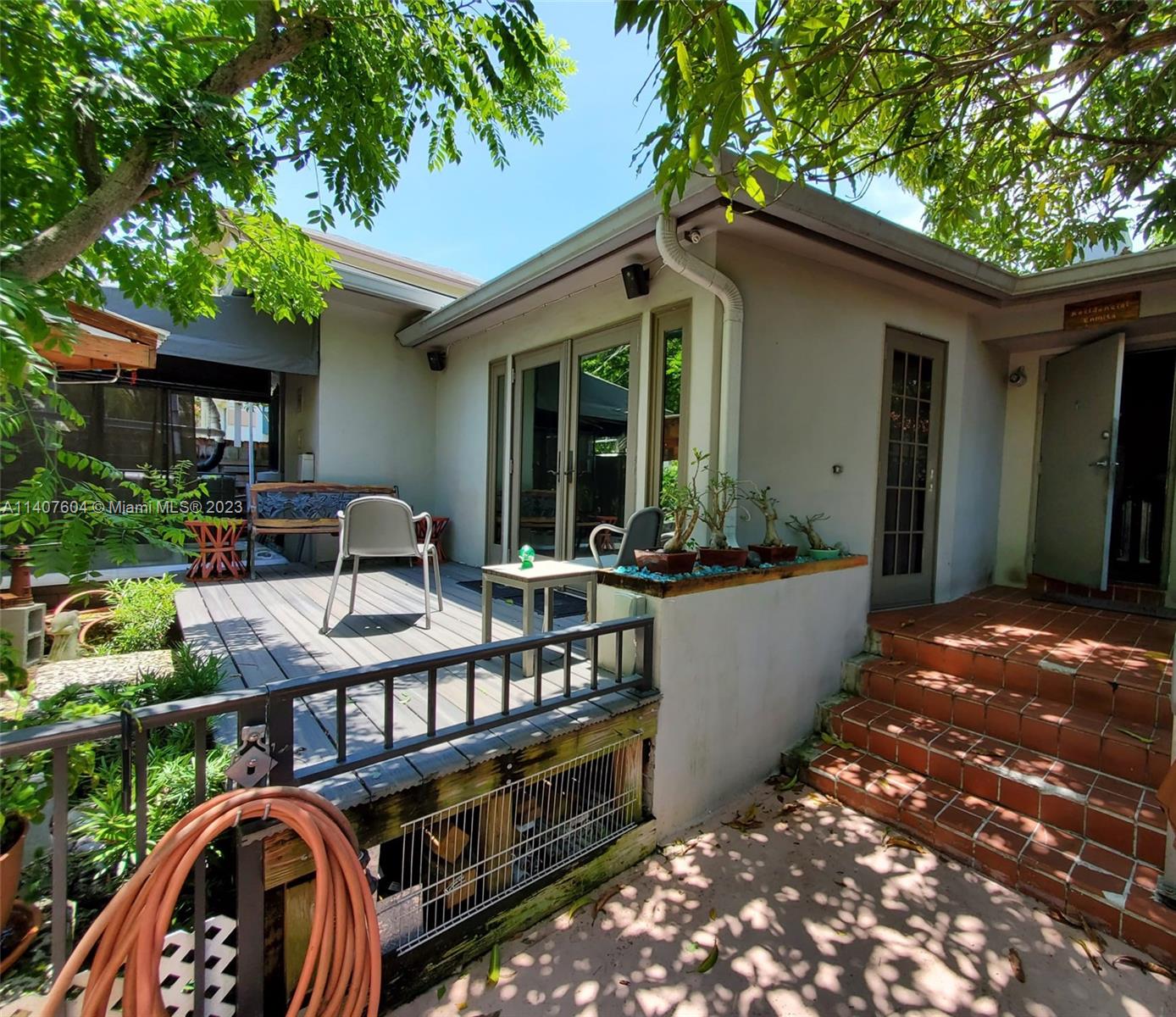 PARTIALLY FURNISHED OR UNFURNISHED GREAT SPACIOUS 3 BEDROOM 2 BATHROOM HOUSE IS VERY CHARMING SURROUNDED BY FRUIT TREES . LOCATED 5 MIN FROM DESIGN DISTRICT, WYNWOOD, AND 10 MIN FROM SOUTH BEACH AND BRICKELL., CALL LISTING AGENT FOR LOCKBOX