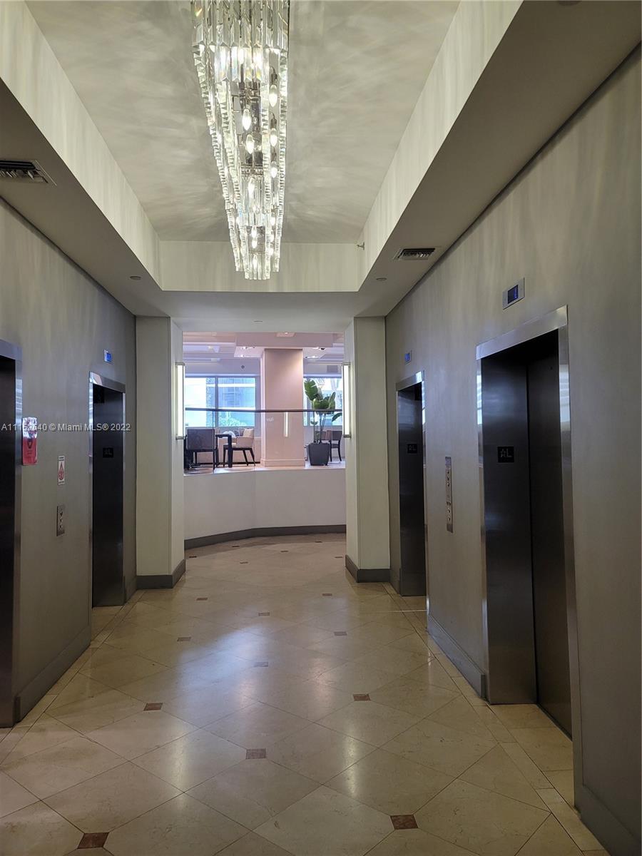THE DECOPLAGE CONDO - Residential