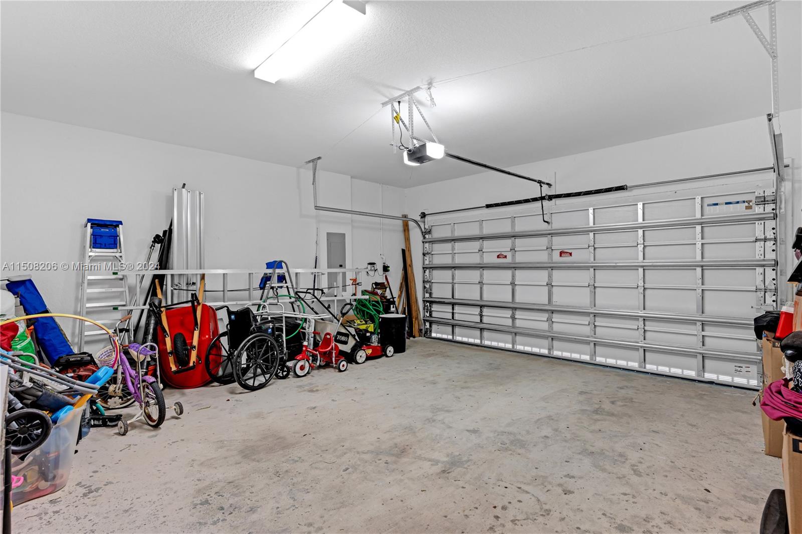 KENDALL ASSEMBLAGE NORTH - Residential