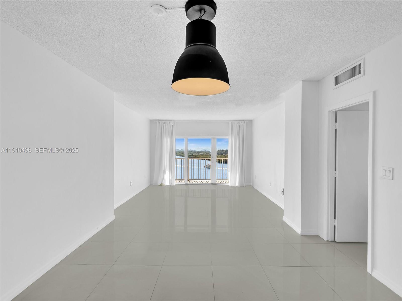 ARLEN HOUSE CONDO - Residential