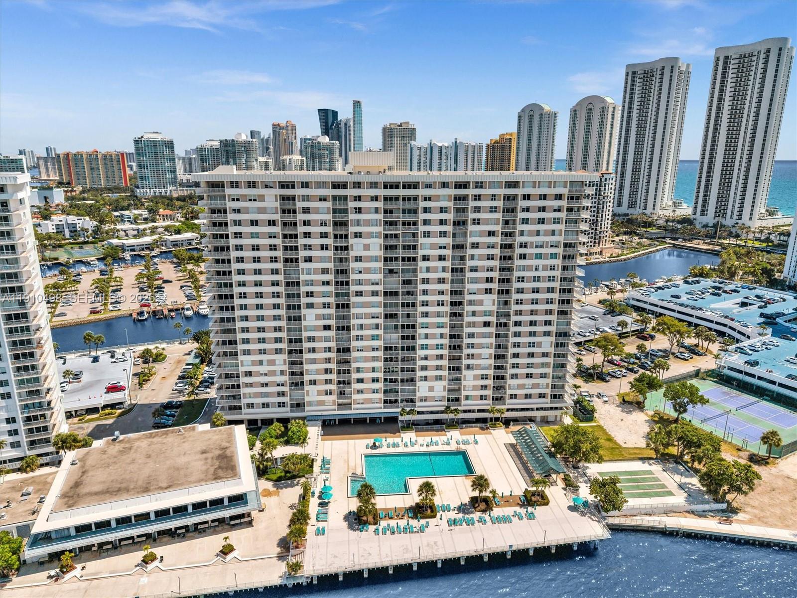 ARLEN HOUSE CONDO - Residential