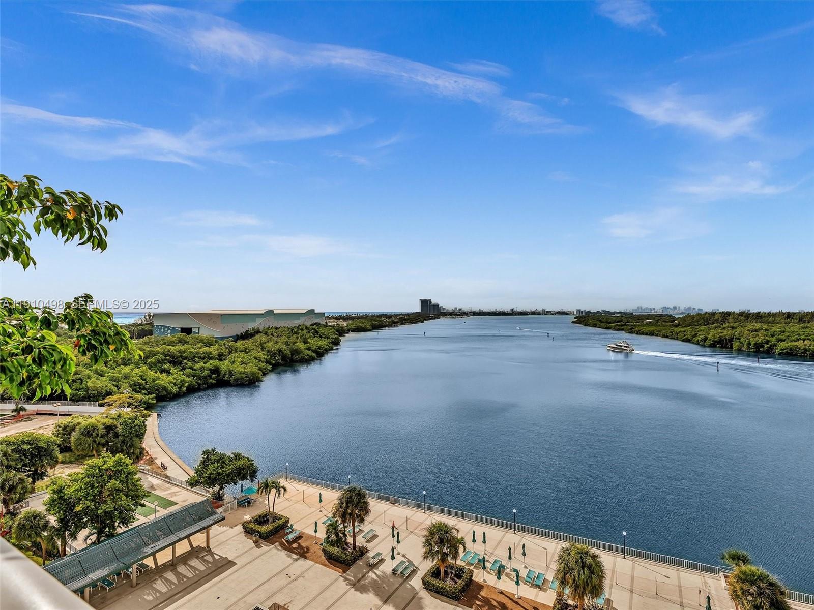 ARLEN HOUSE CONDO - Residential