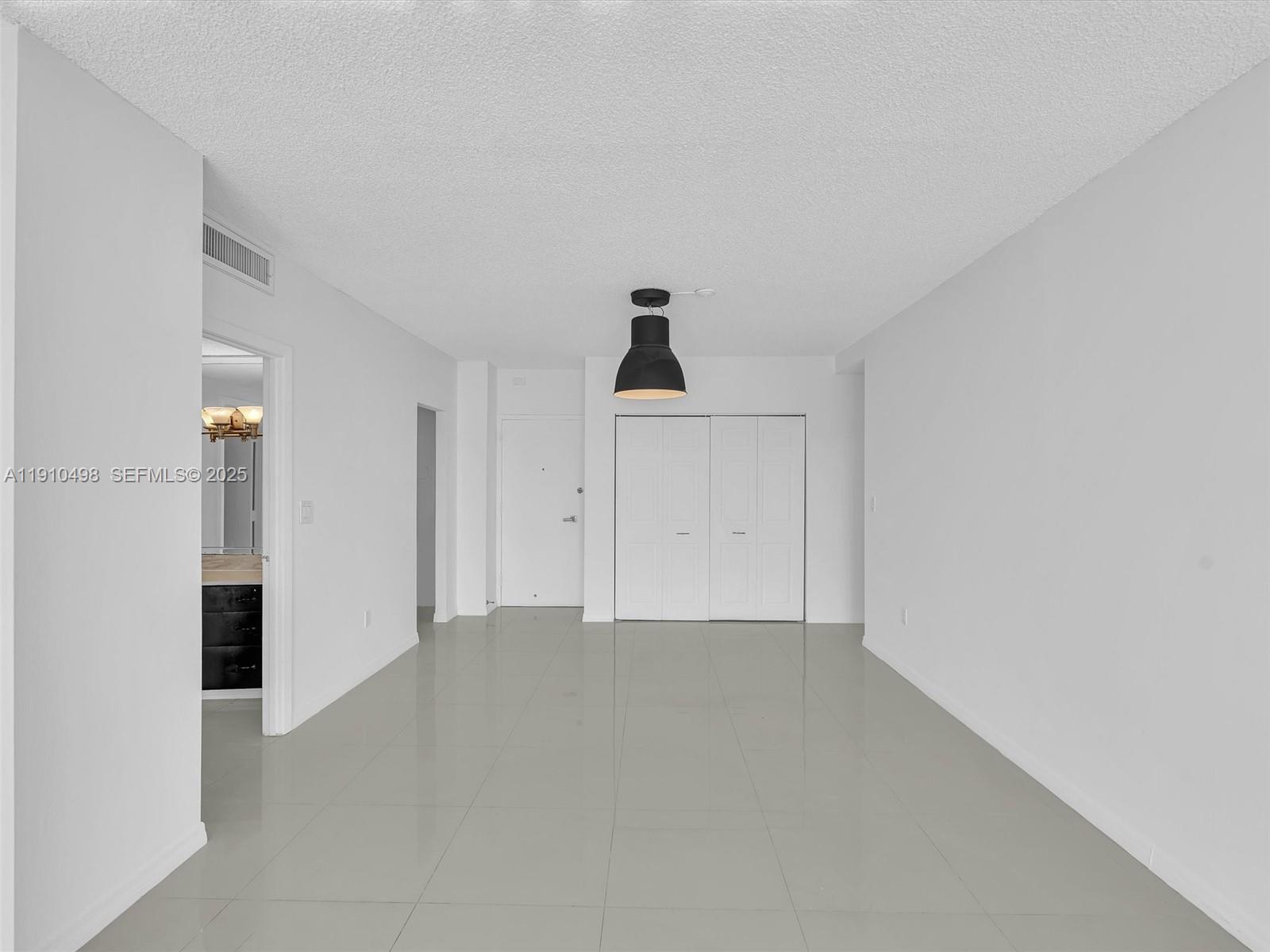 ARLEN HOUSE CONDO - Residential