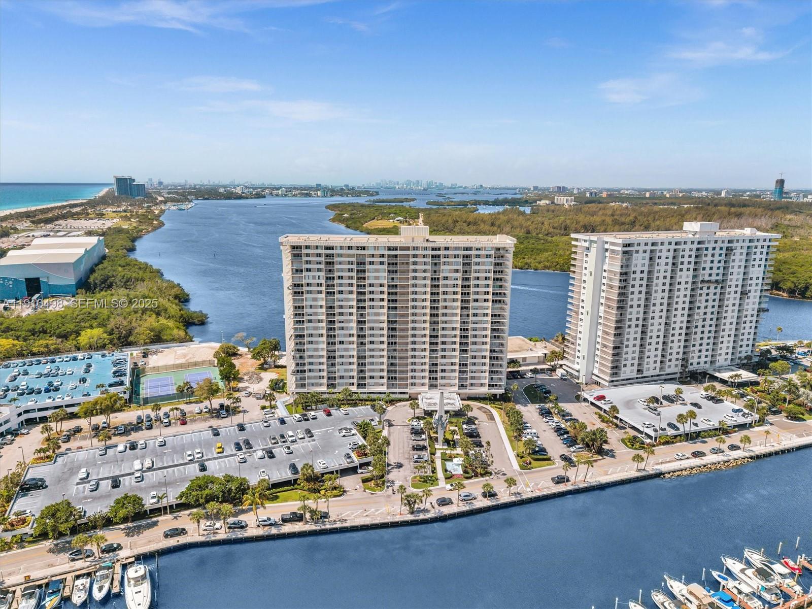 ARLEN HOUSE CONDO - Residential