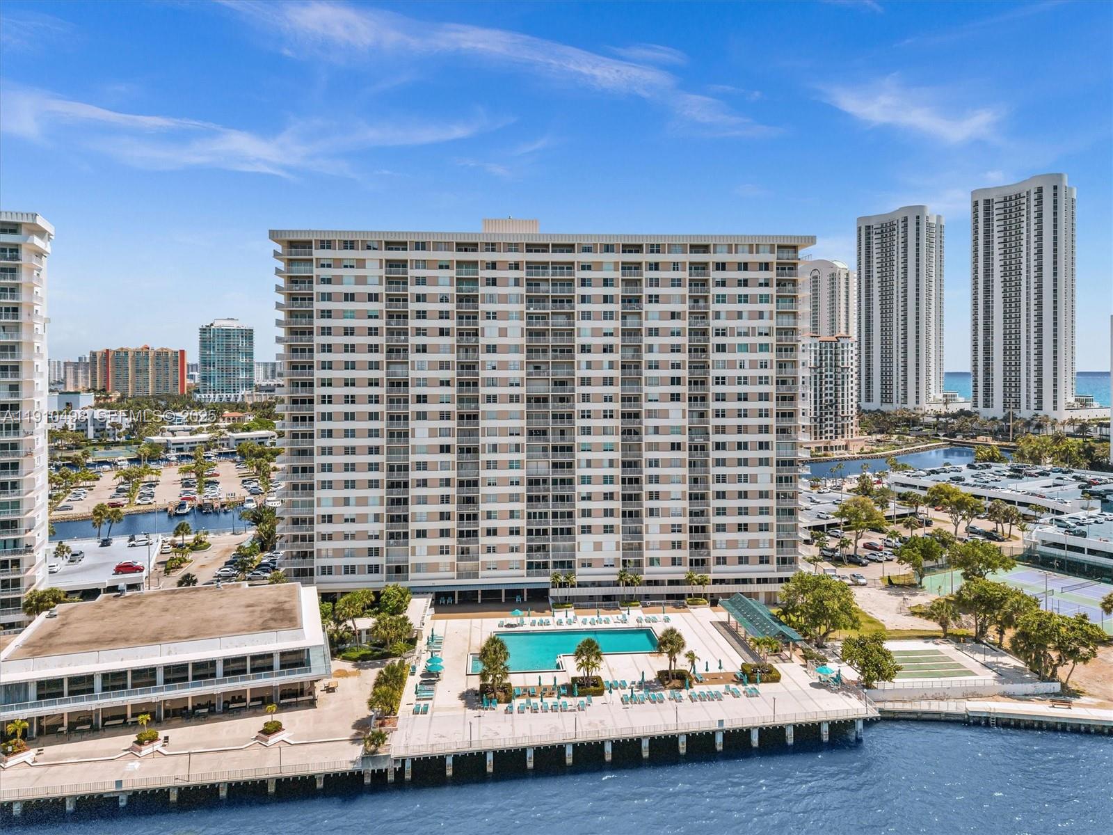 ARLEN HOUSE CONDO - Residential