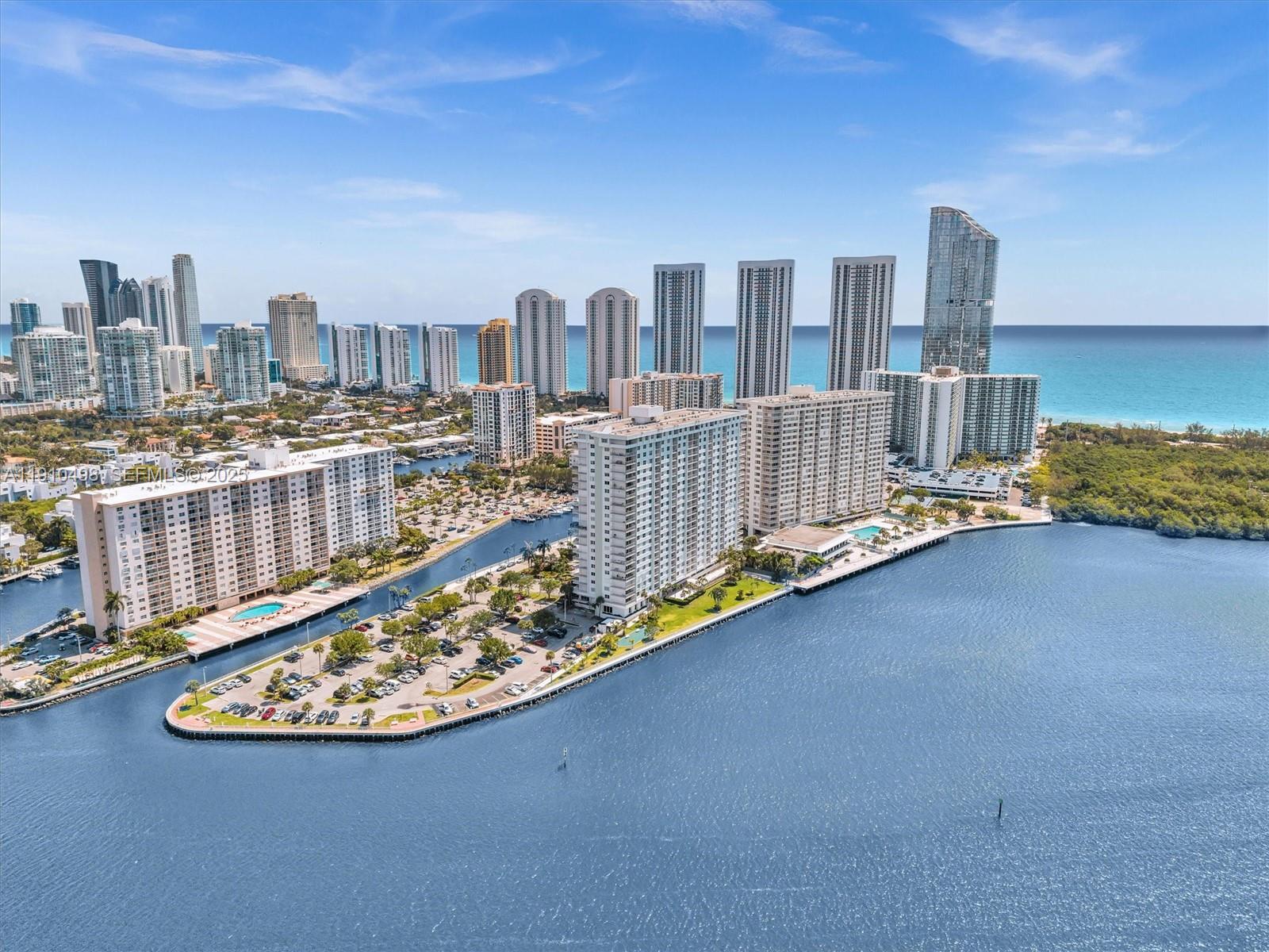 ARLEN HOUSE CONDO - Residential
