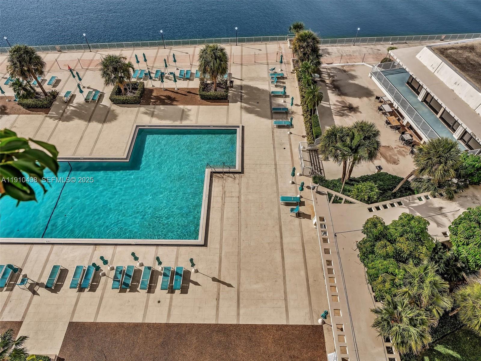 ARLEN HOUSE CONDO - Residential