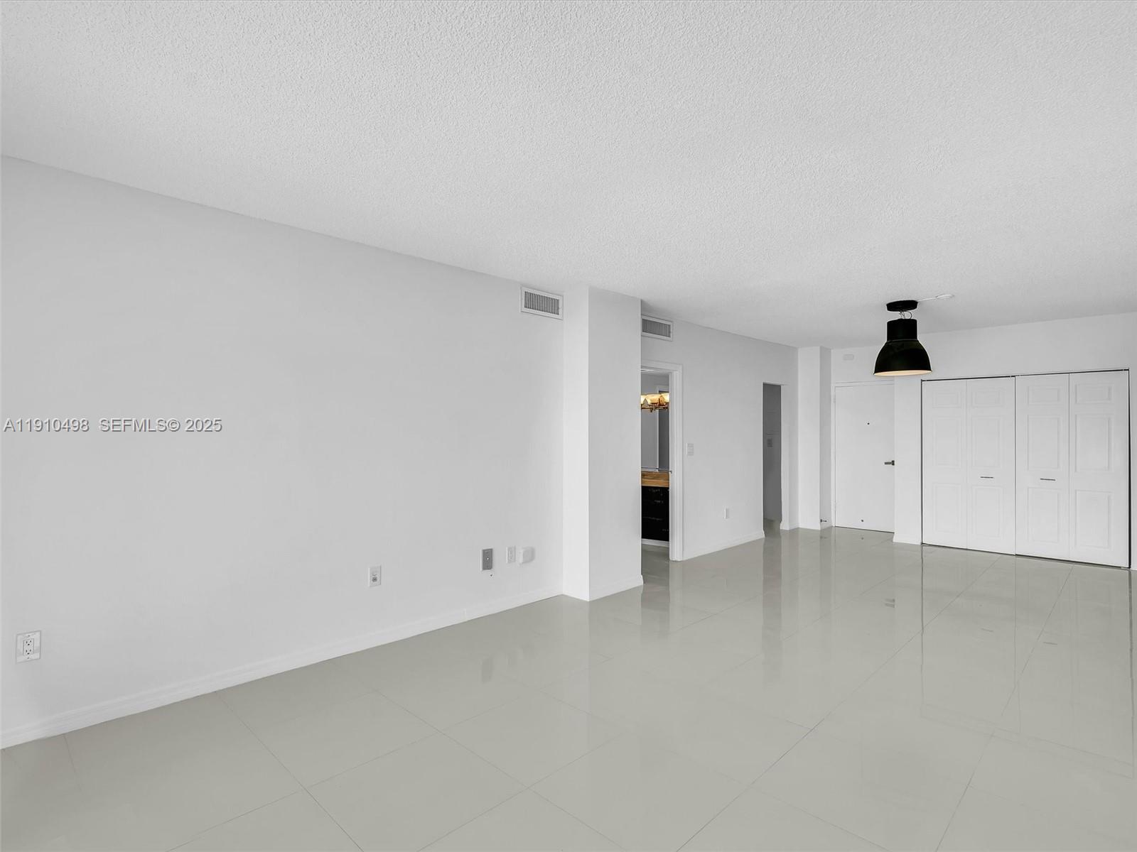 ARLEN HOUSE CONDO - Residential