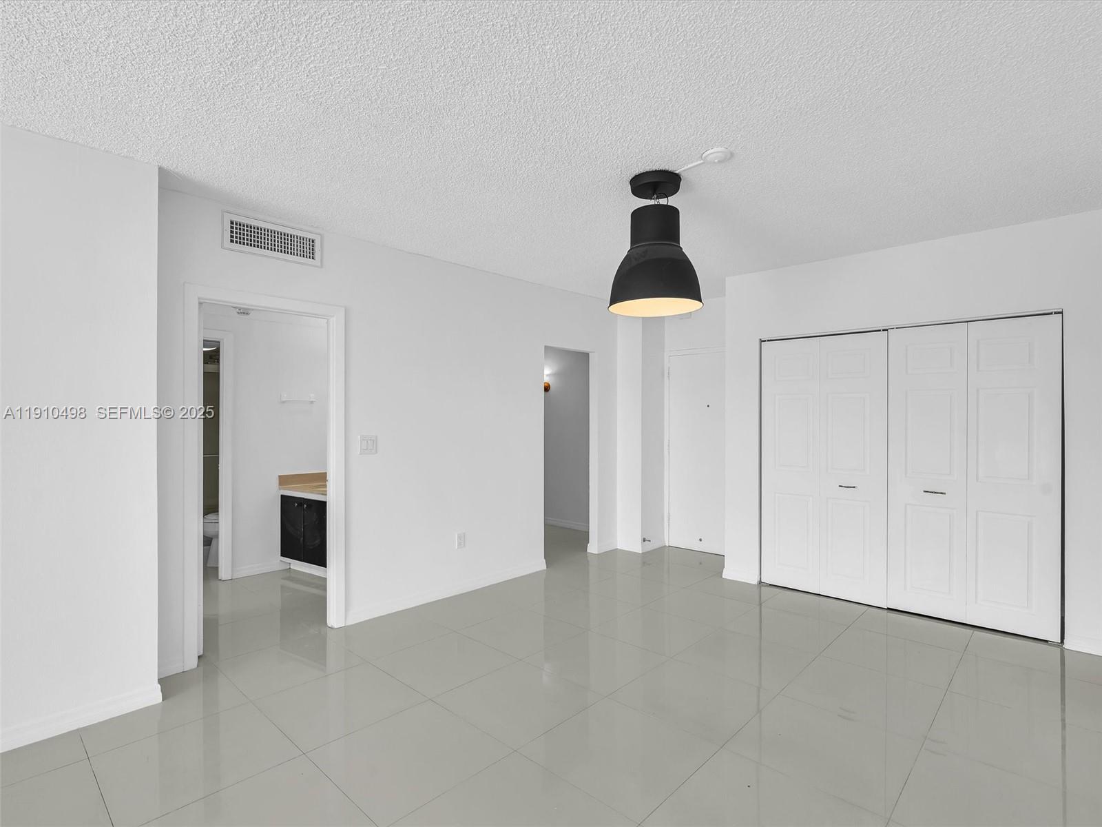 ARLEN HOUSE CONDO - Residential