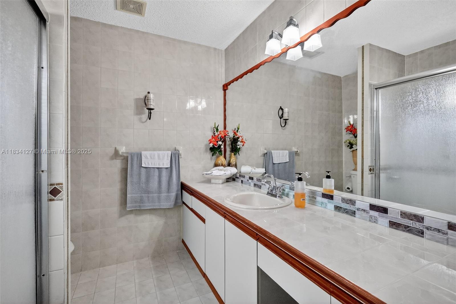 AMERICAN HOMES 1ST ADDN - Residential