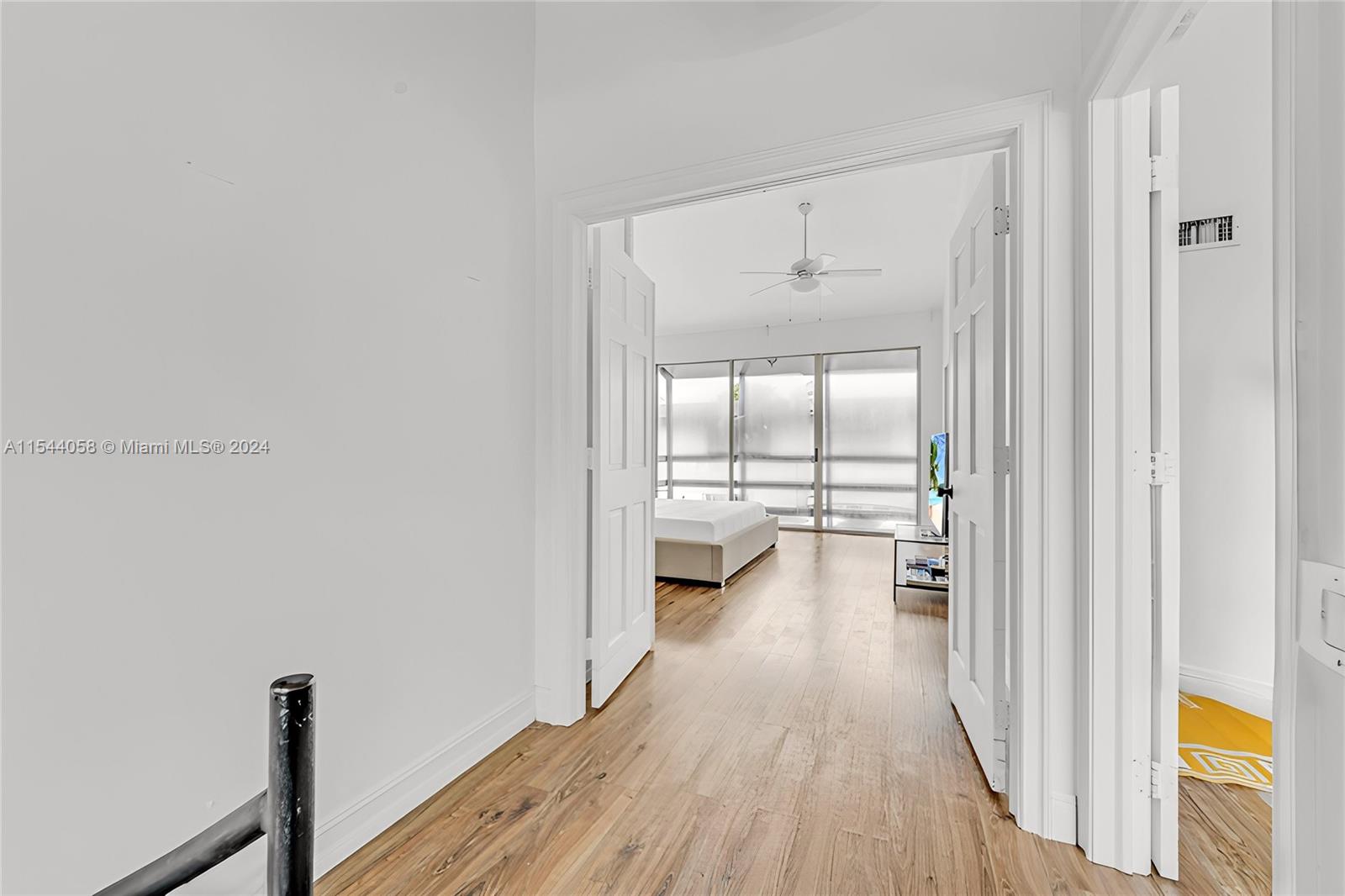 SNAPPER CREEK TOWNHOUSES - Residential