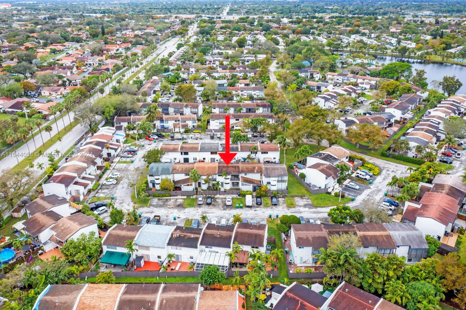 SNAPPER CREEK TOWNHOUSES - Residential