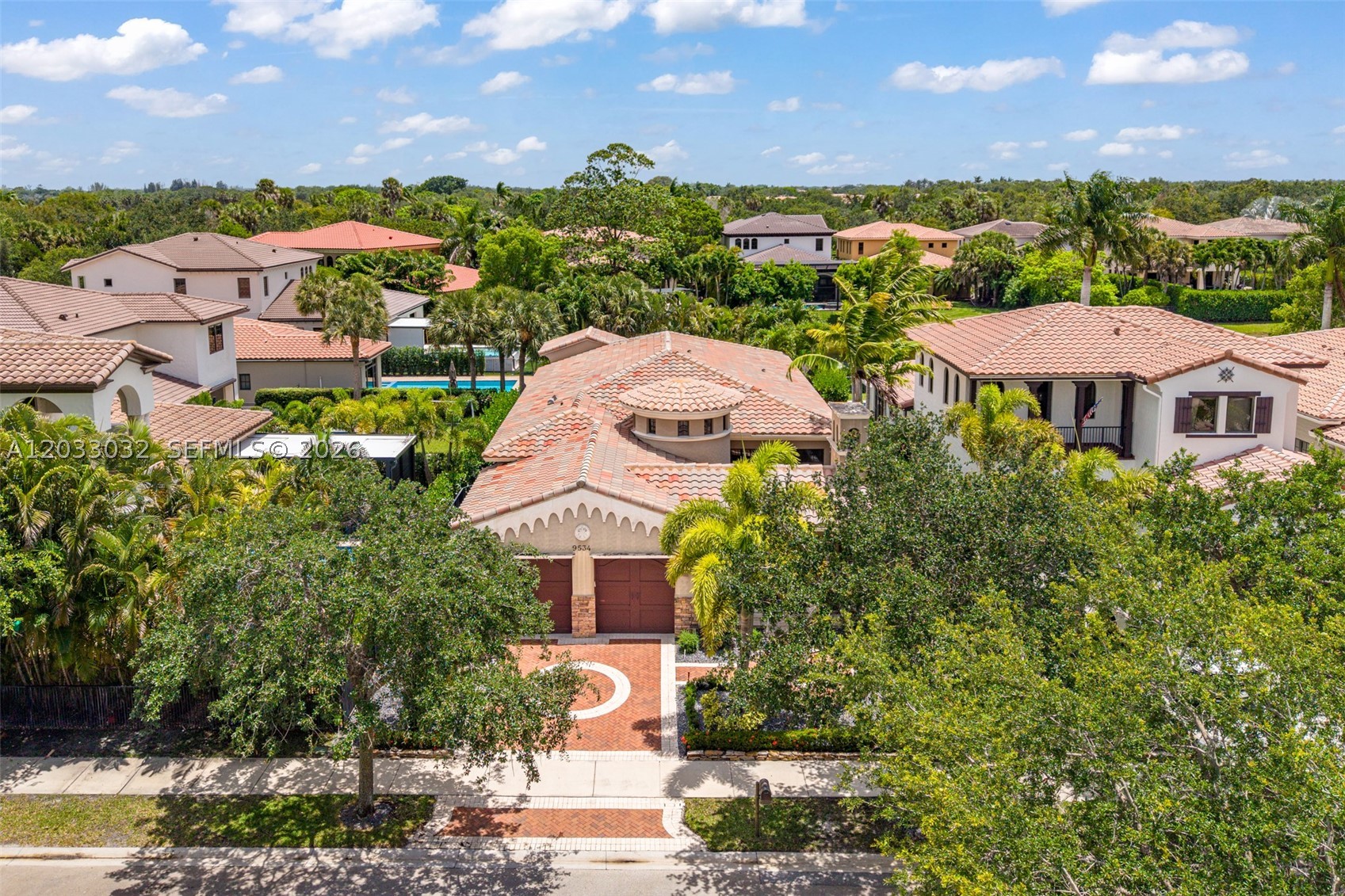 PARKLAND GOLF AND COUNTRY - Residential