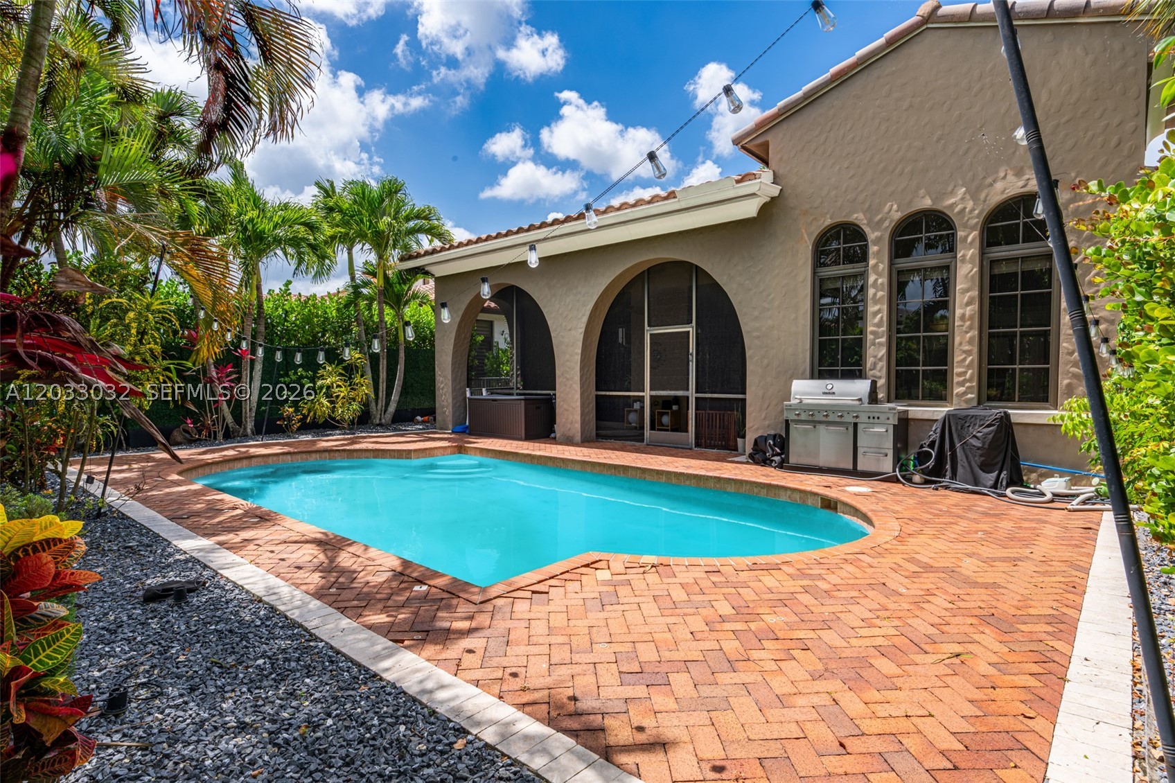 PARKLAND GOLF AND COUNTRY - Residential