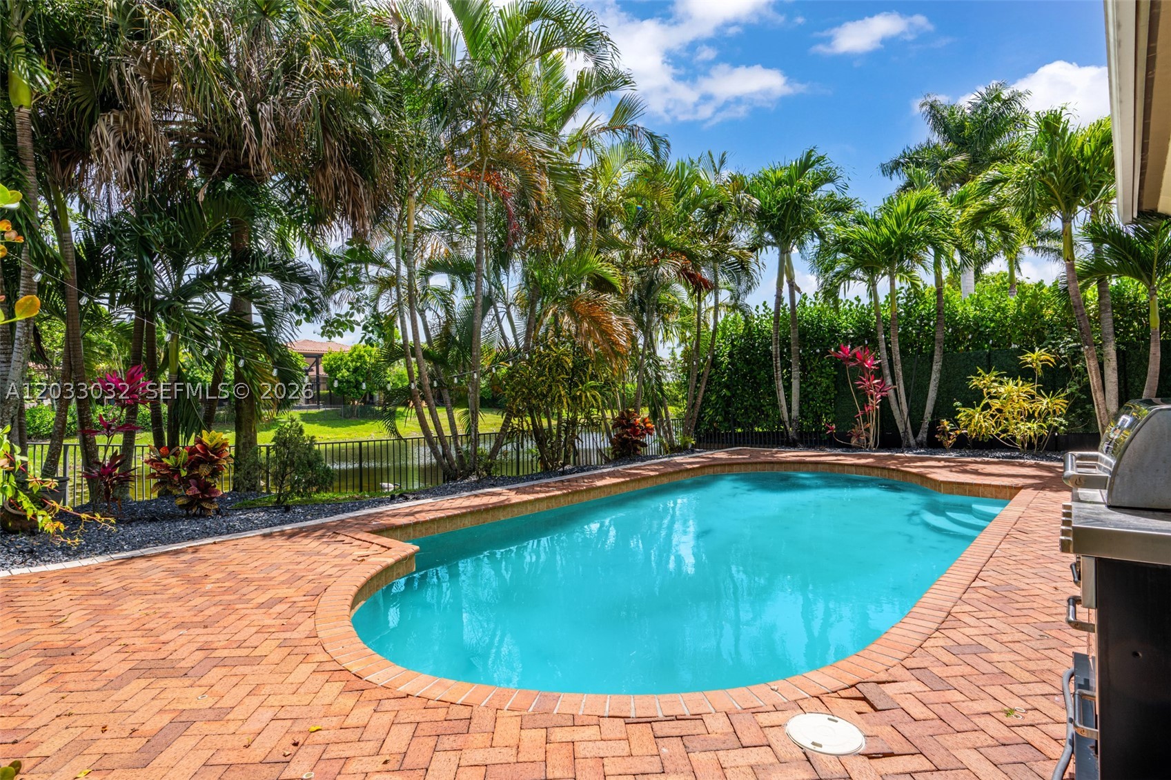 PARKLAND GOLF AND COUNTRY - Residential