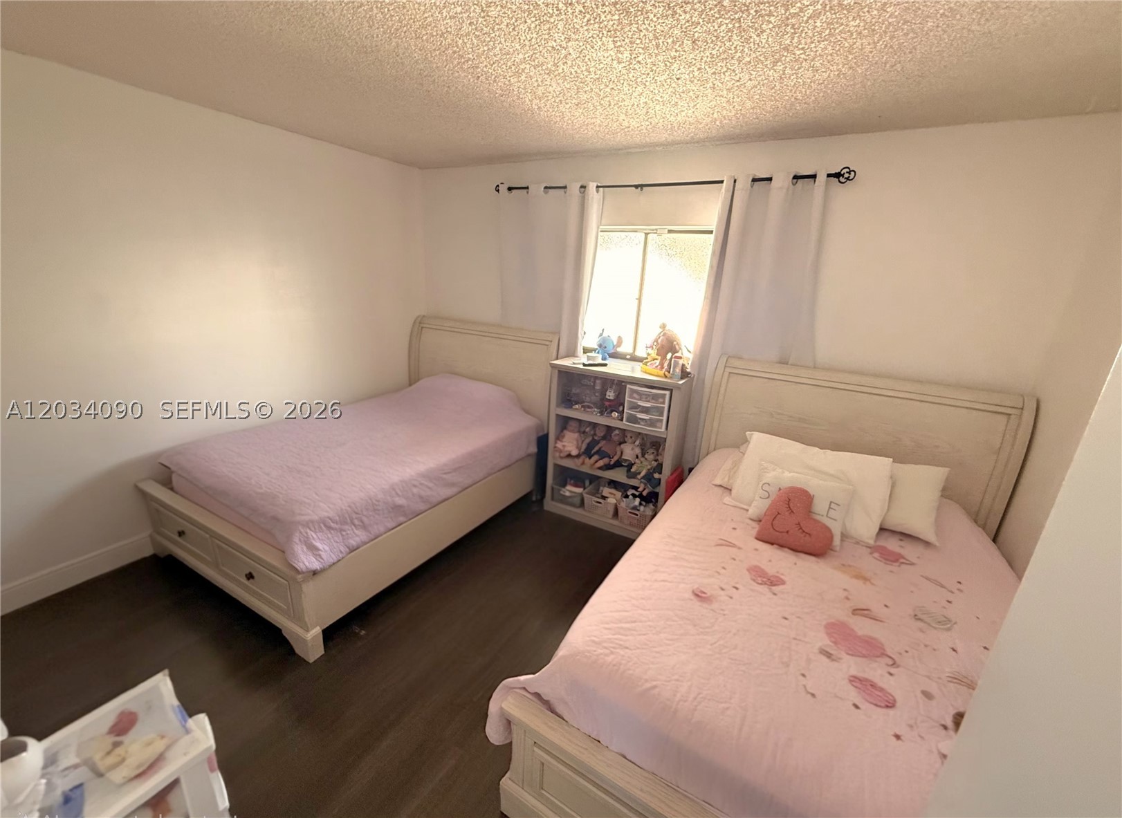 HORIZONS WEST CONDO #4 - Residential Lease