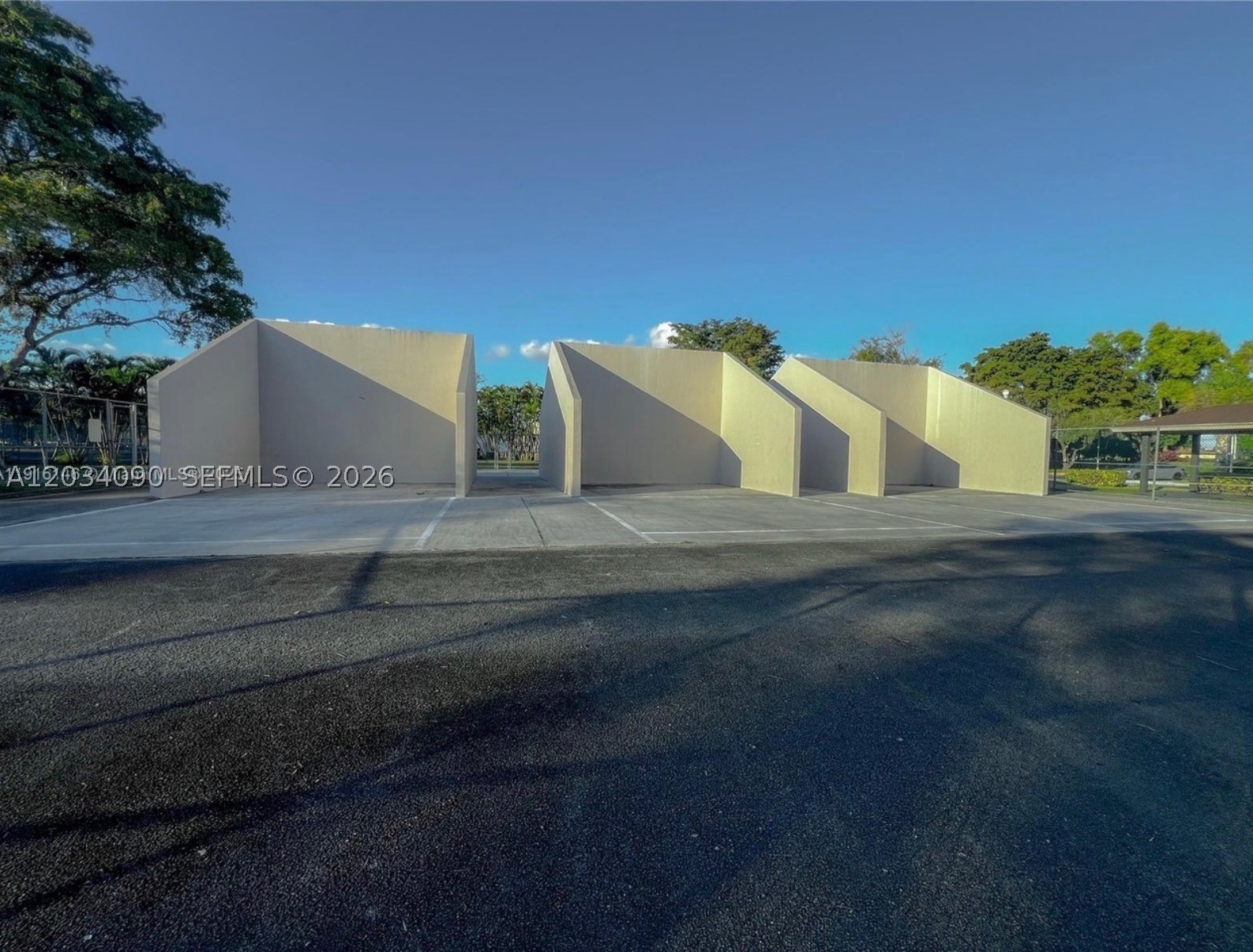 HORIZONS WEST CONDO #4 - Residential Lease