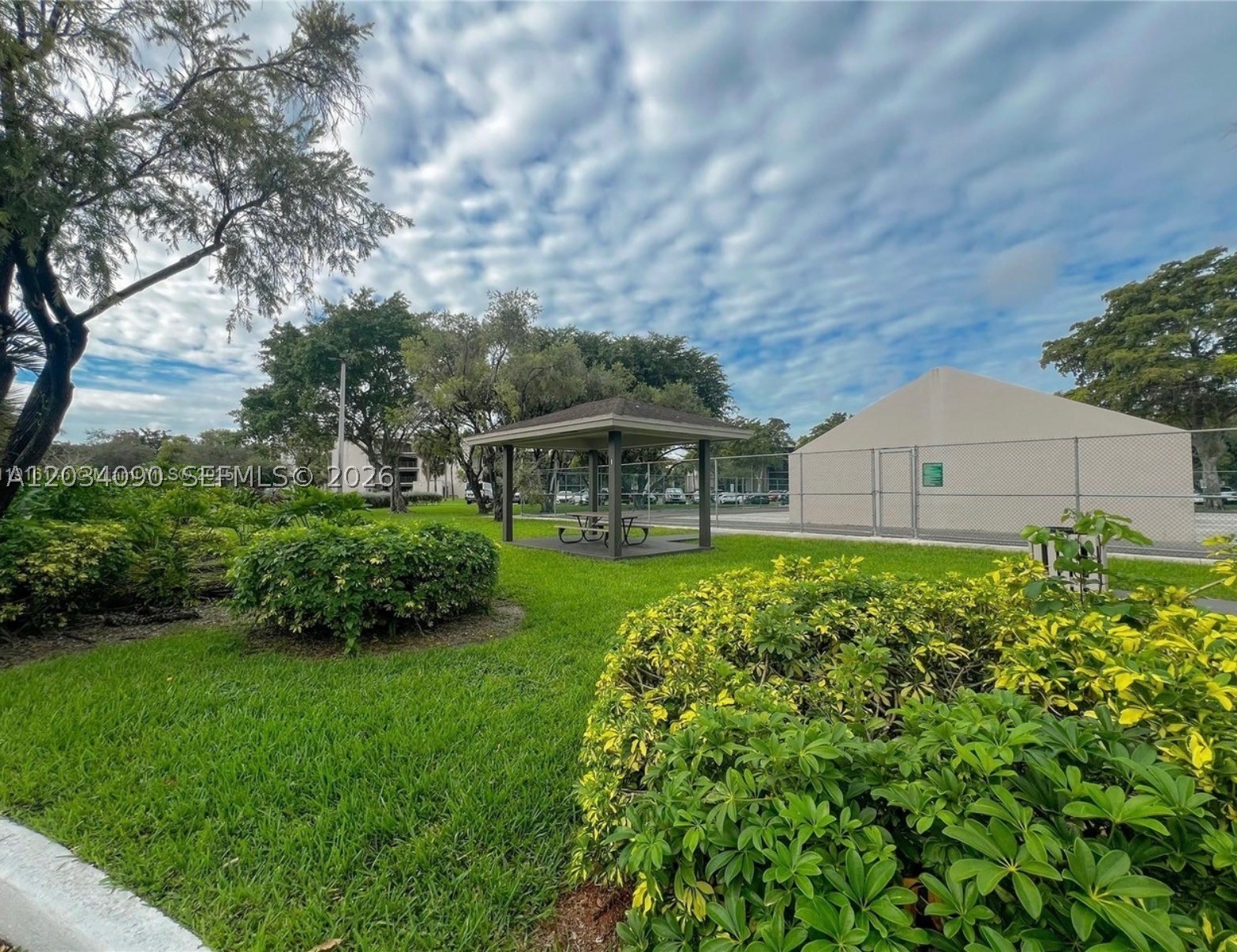 HORIZONS WEST CONDO #4 - Residential Lease