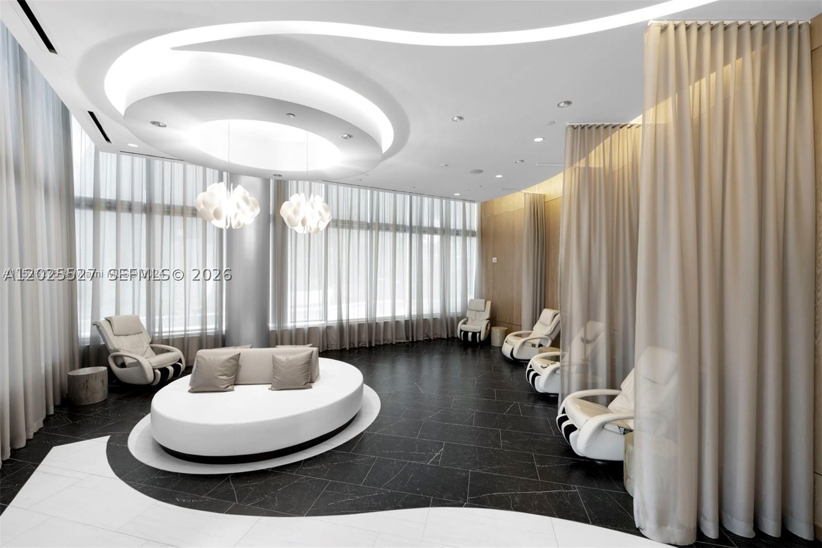 PARAMOUNT MIAMI WORLDCENT - Residential Lease