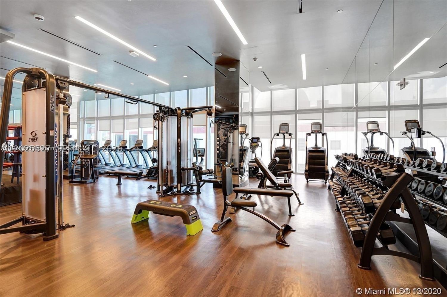 PARAMOUNT MIAMI WORLDCENT - Residential Lease