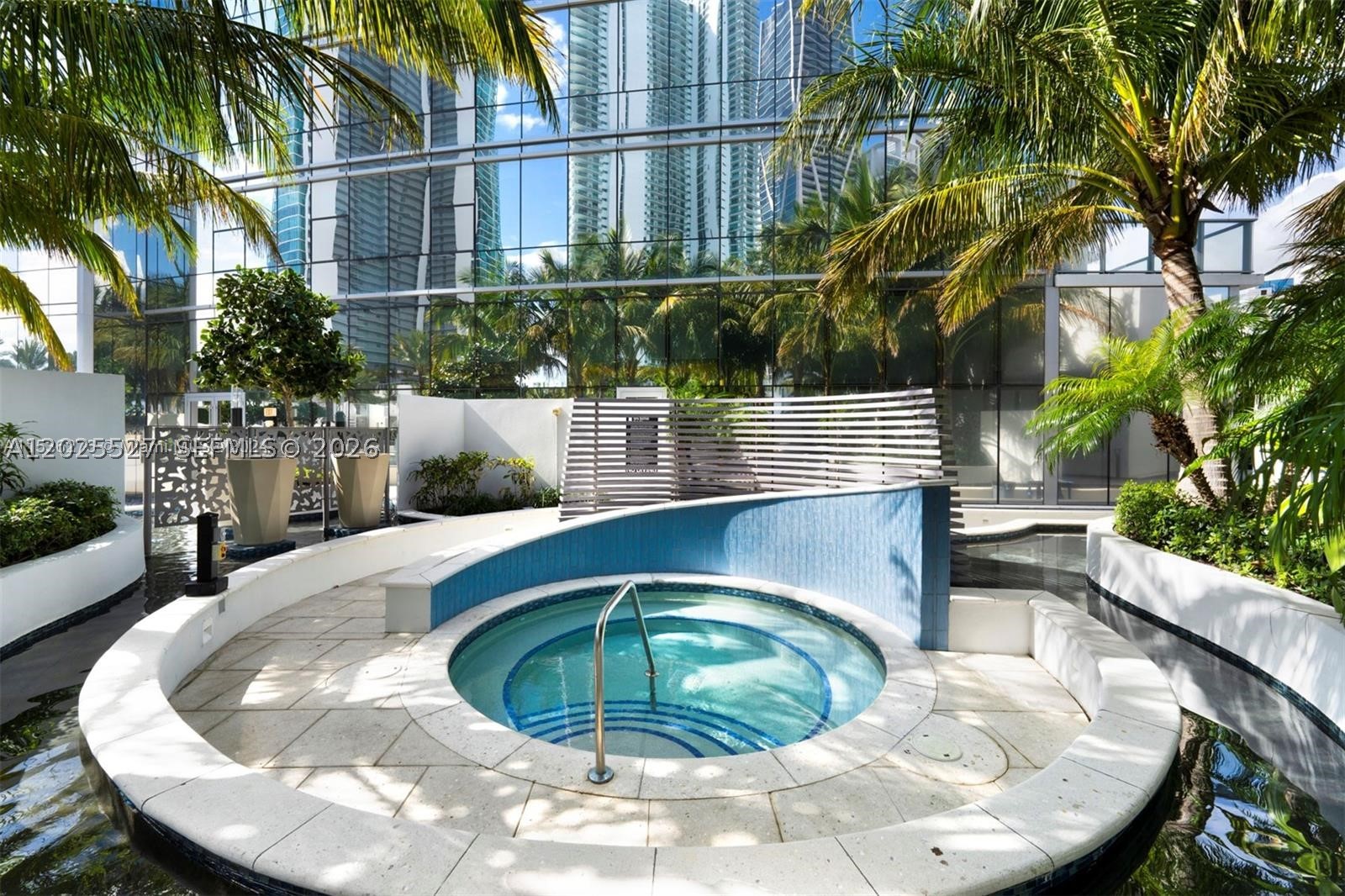 PARAMOUNT MIAMI WORLDCENT - Residential Lease