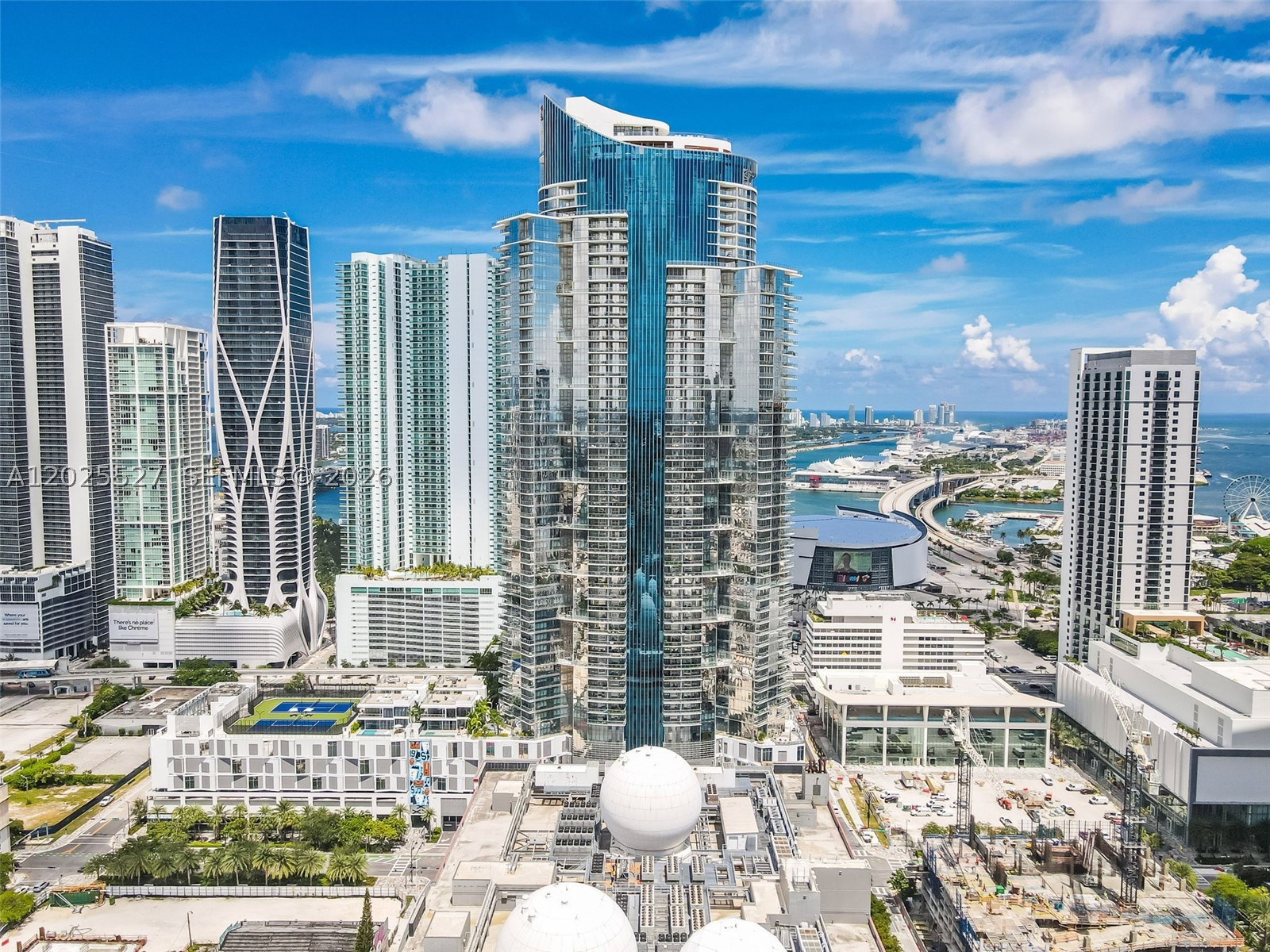 PARAMOUNT MIAMI WORLDCENT - Residential Lease